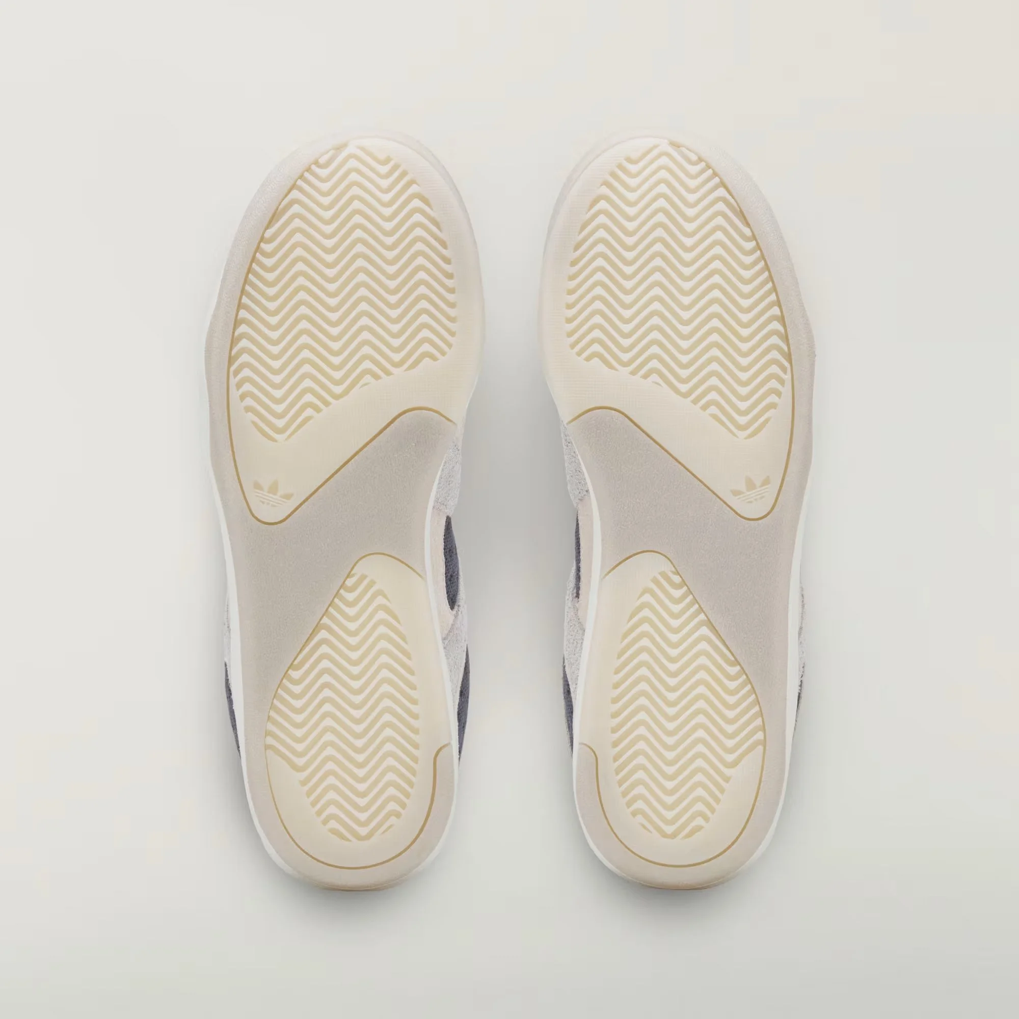 BADBO_1.1_Shoes_White_LC5466_03_standard.jpg.jpeg