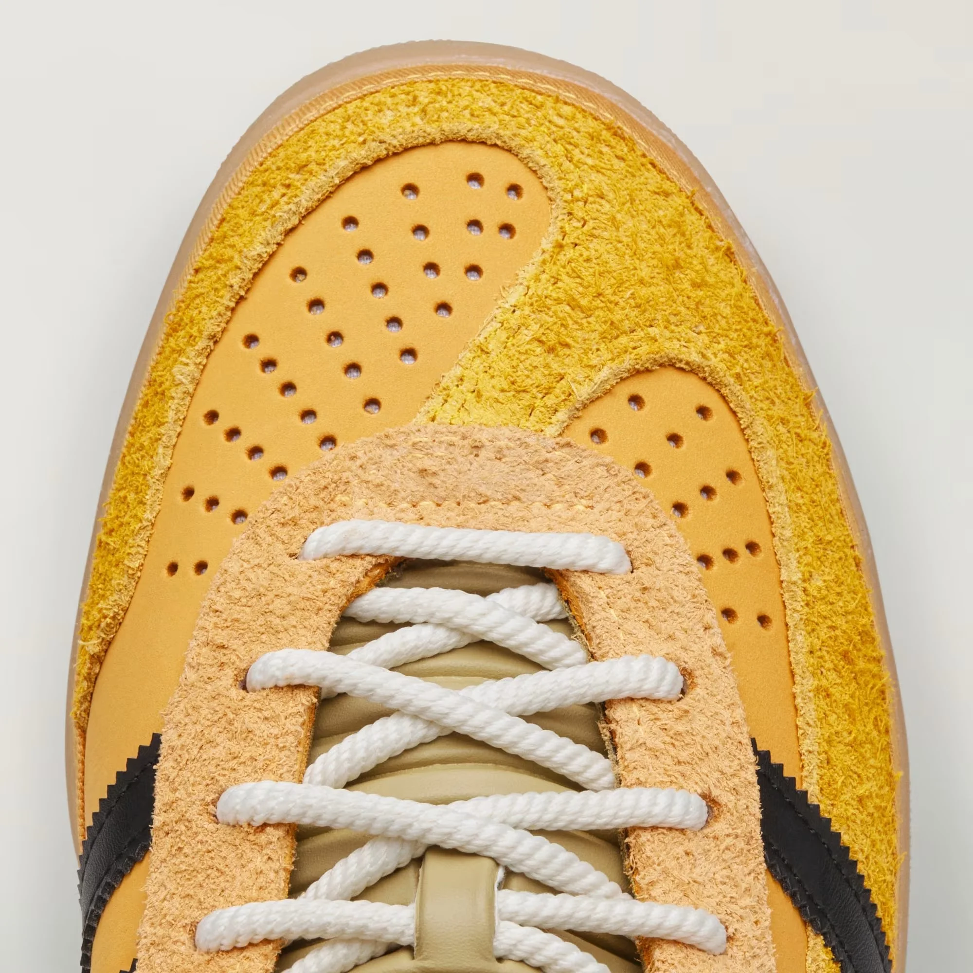 Bad_Bunny_Gazelle_Indoor_Gold_KI2592_42_detail.jpeg