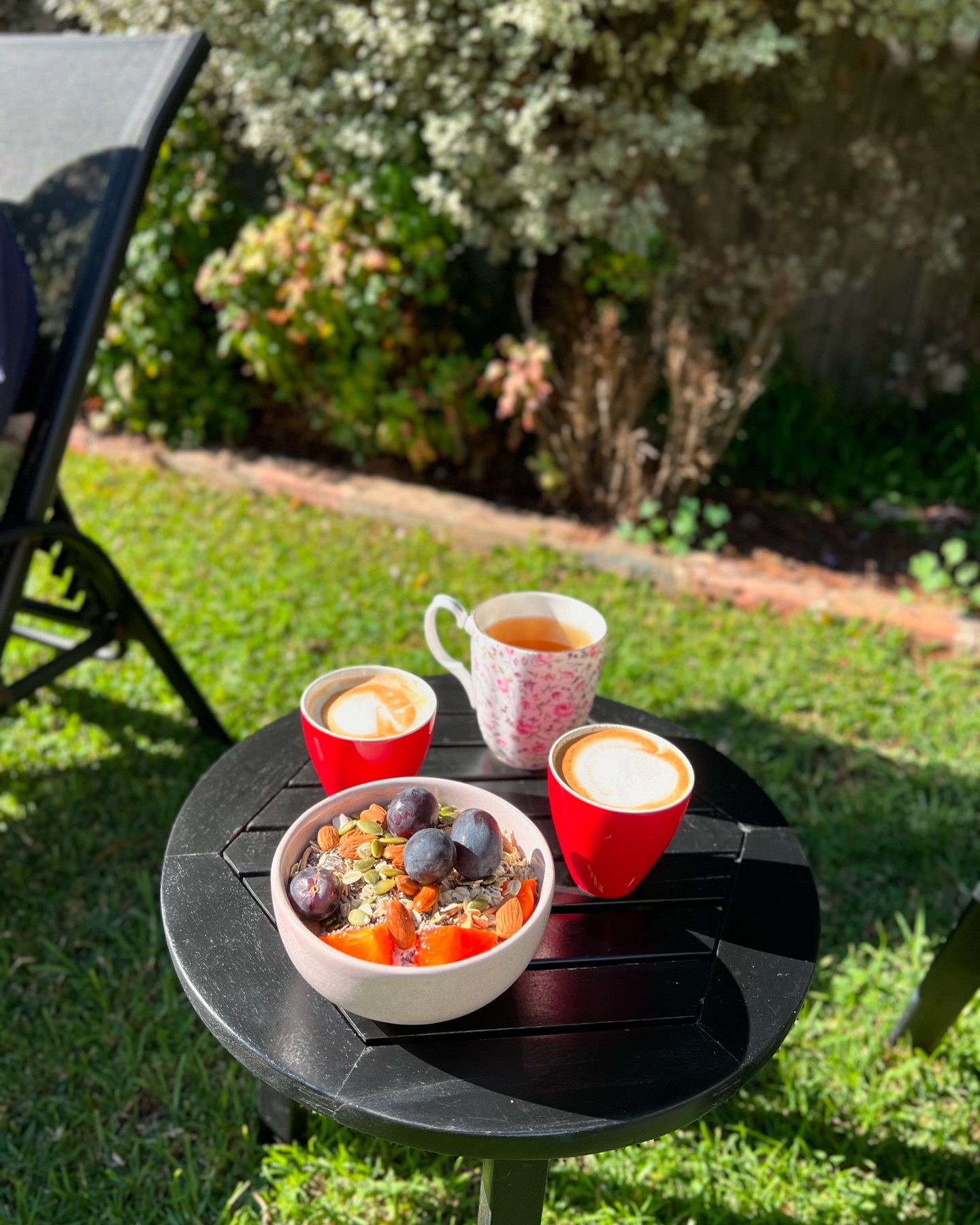 Seasonal Sundays 🌞🍇🍊🥣

#seasonalproduce #inseason #eatarainbow #breakfast #breakfasttime #aussiepersimmons #aussiegrapes #australianalmonds