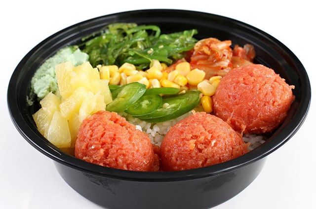 Everything nice and little bit of spice! In this picture shown on the right, we have spicy crab, jalape&ntilde;o, fushinko, corn, kelp, cucumbers, rice, and kimchi ! Oh my gosh it is delicious with the spices.
What a bowl to end the week!