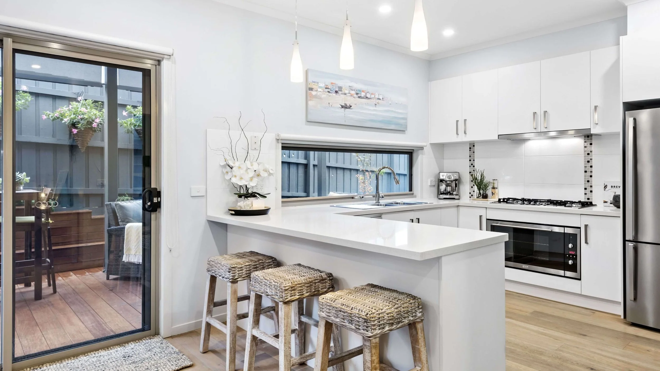 13-Kitchen-cropped-resized.jpg