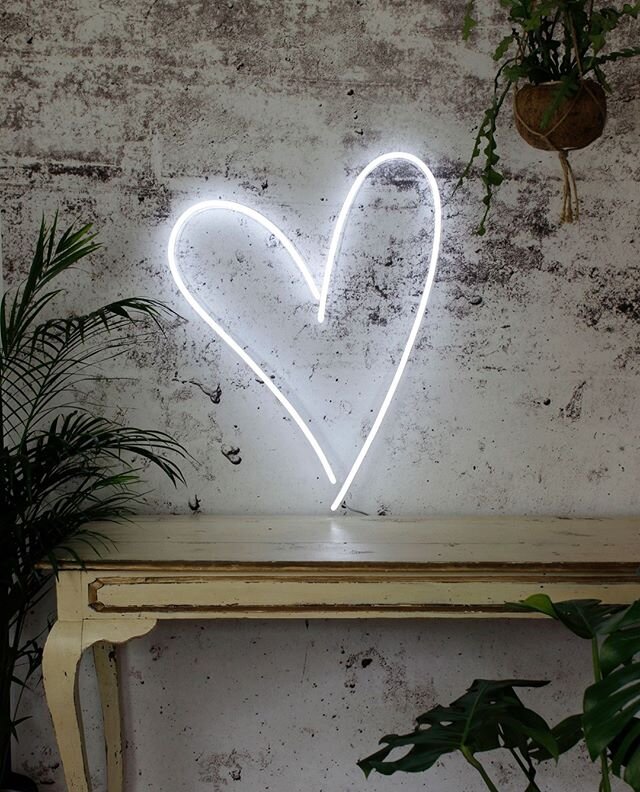 Beautifully simple and romantic, this White Heart LED Neon Light from Mint &amp; May would be a subtle yet staple decoration for a wedding or celebratory party. ⁠
⁠
#interiorgoals #interiorstyle #interiors #interiorforyou #interior #interiorinspo