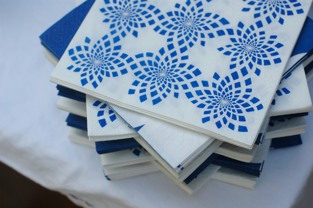 blue white napkins