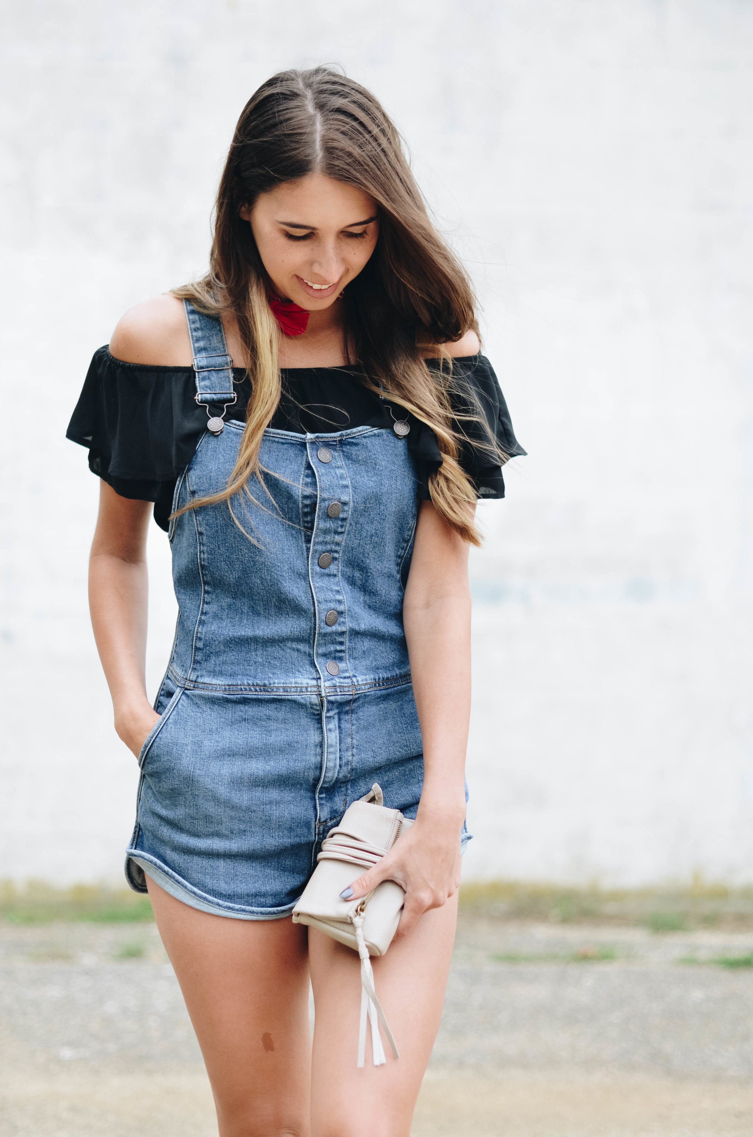 Overalls Off the shoulder top style outfit