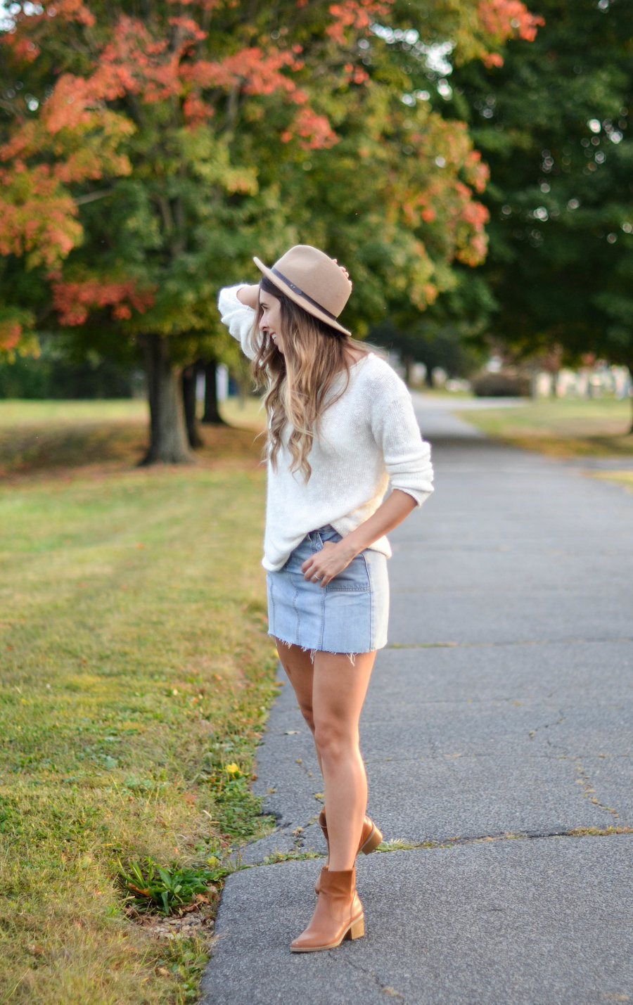 Fall Denim Skirt and Hat Outfit