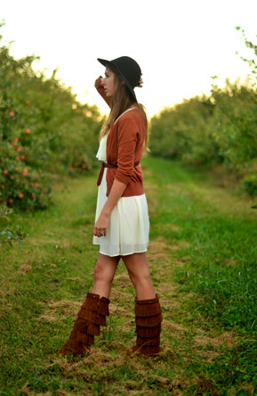 Fall Apple Orchard Outfit with Minnetonka 3 Layer Fringe Boots