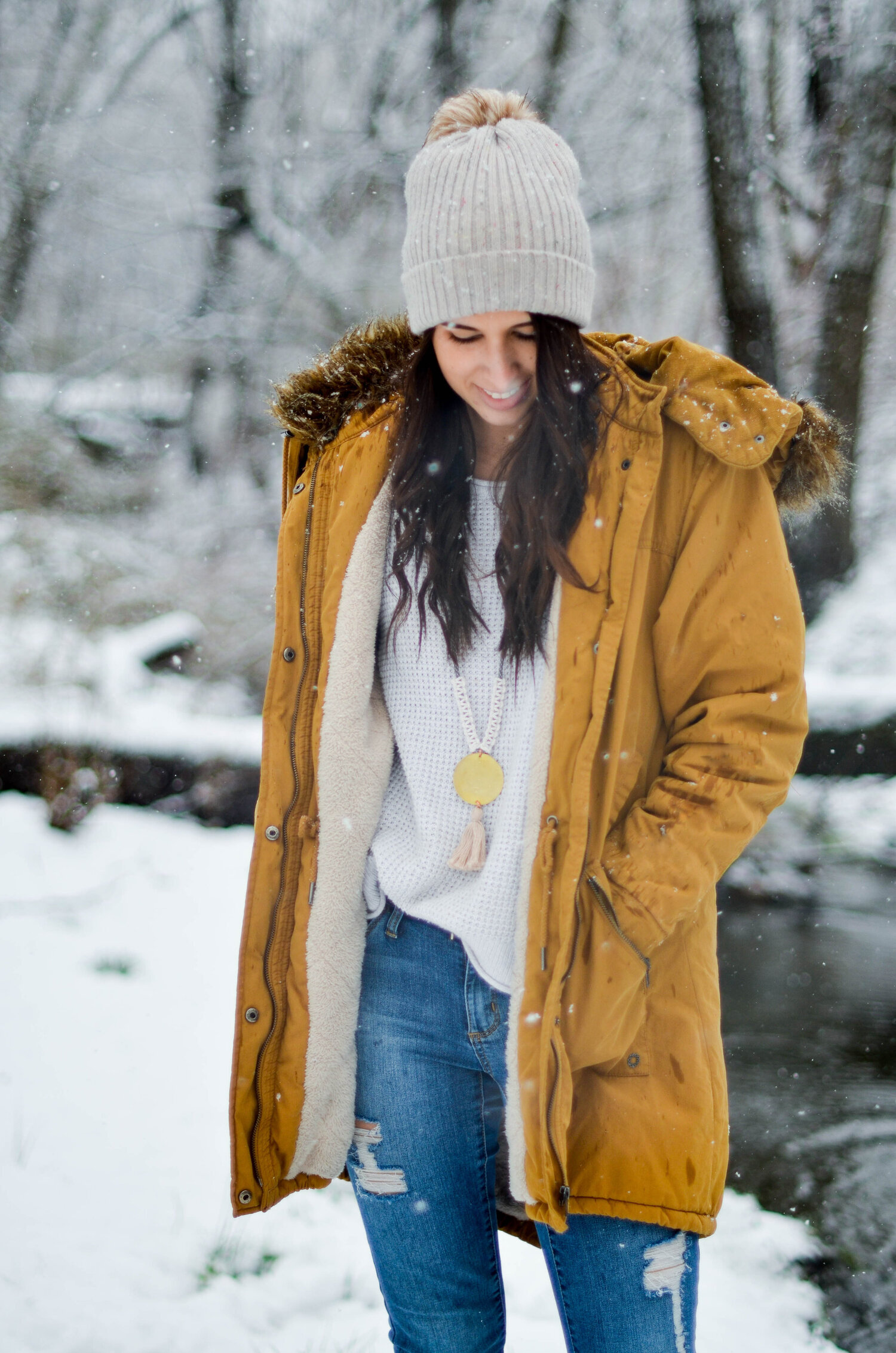 Boho Minimalist Womens Winter Outfit Inspiration