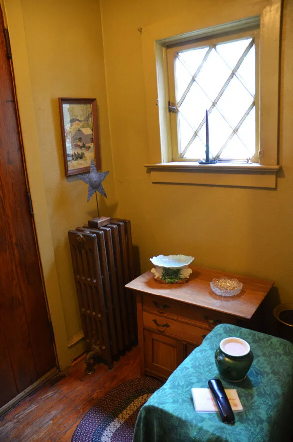 Entryway Makeover Before.jpg