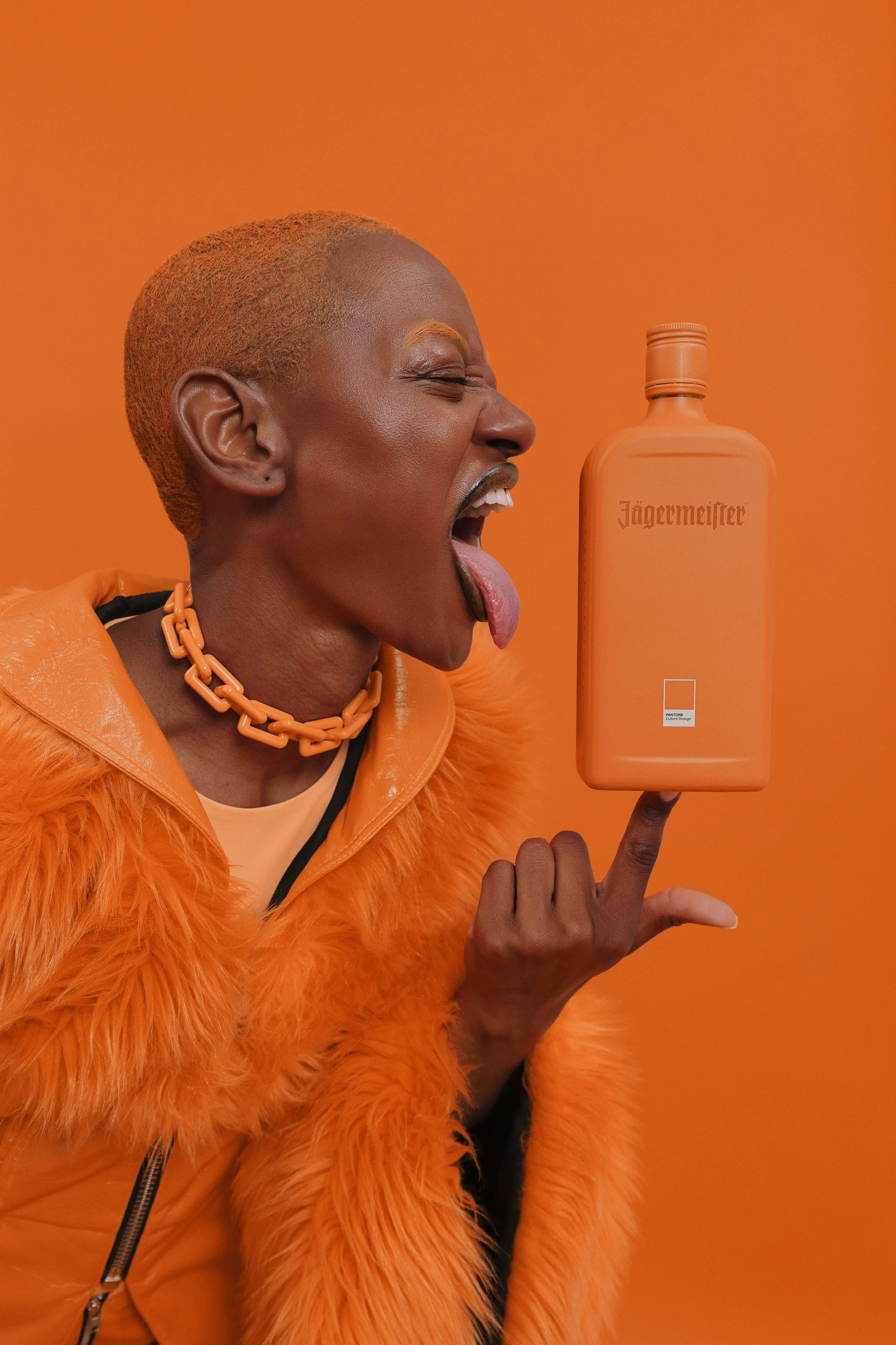 JAGER_PANTONE_SHOT_01_235_by_Tribunalova.jpg