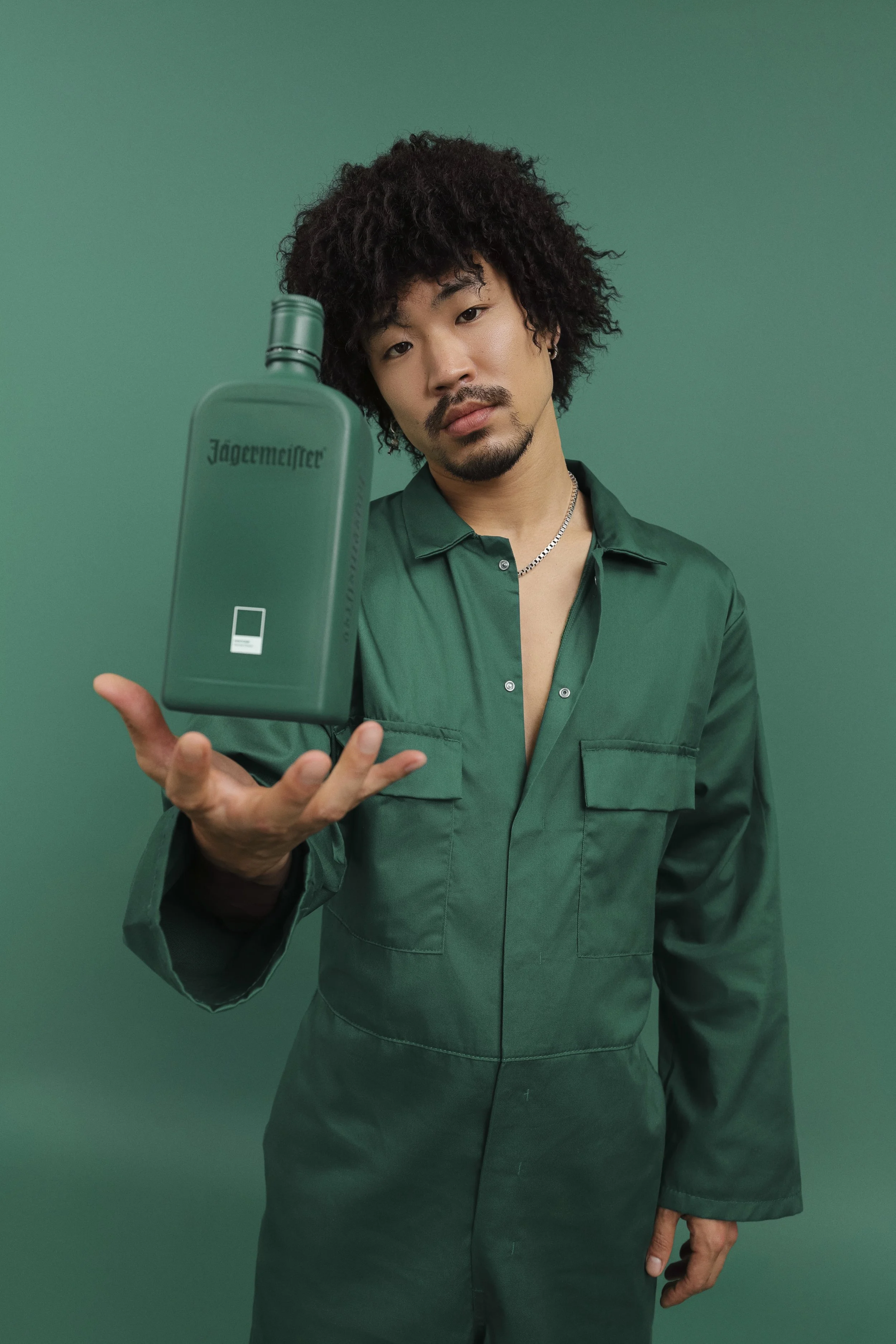 JAGER_PANTONE_SHOT_04_316_by_Tribunalova.jpg