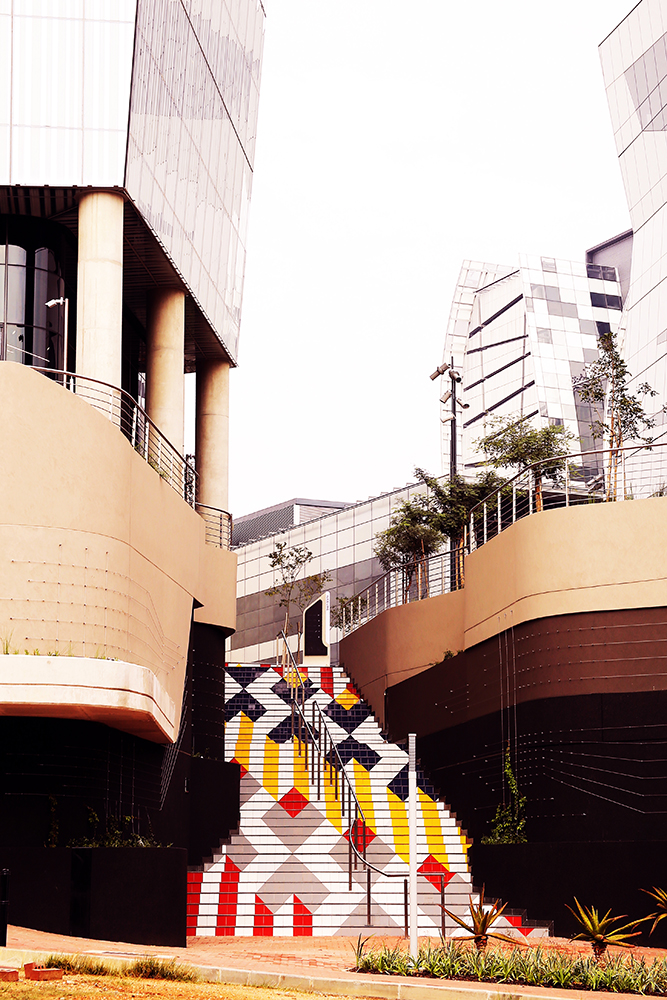 Street elevation. Photograph : Dharmaratna Saraswati