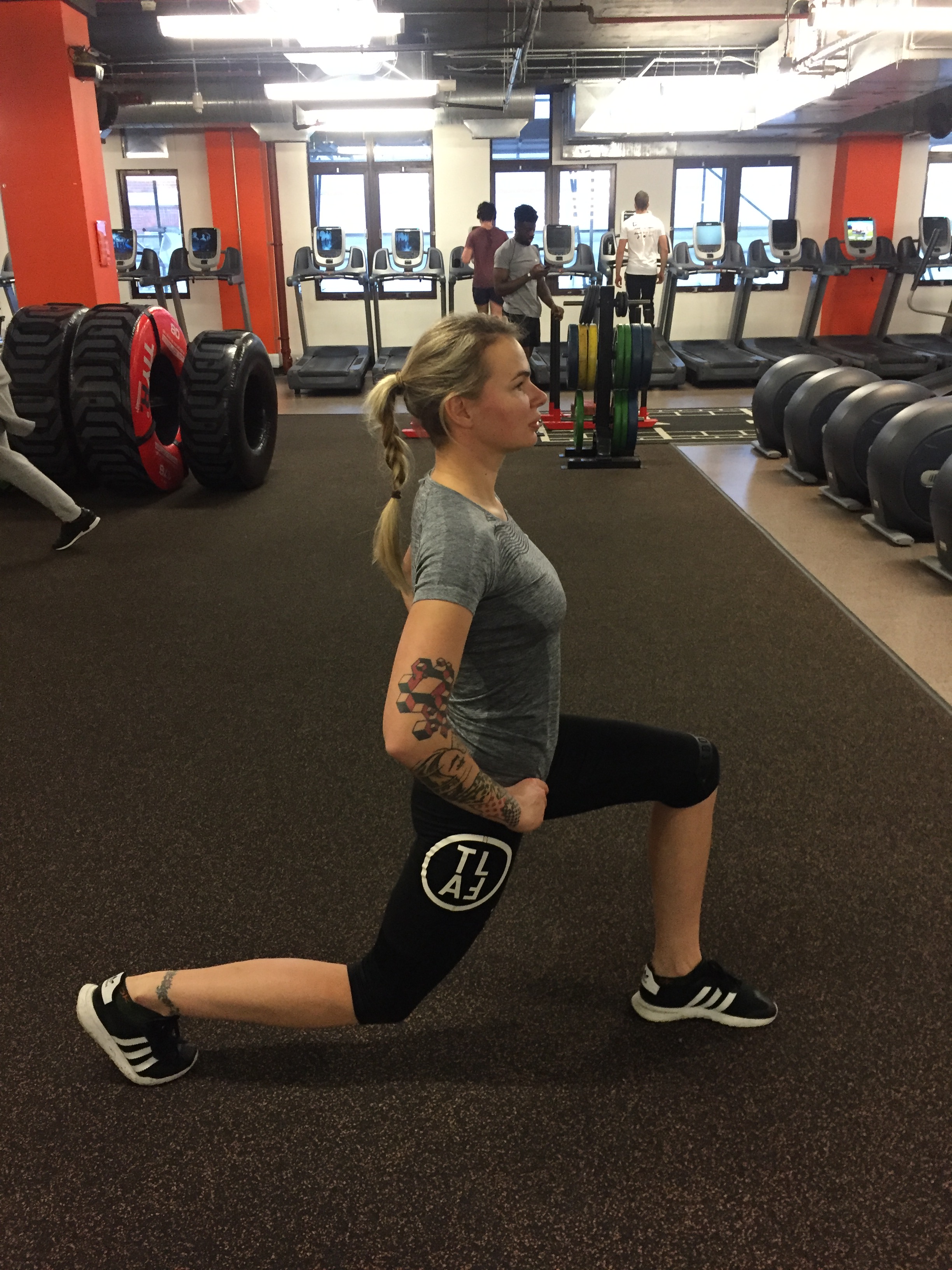 Jumping lunges.jpeg