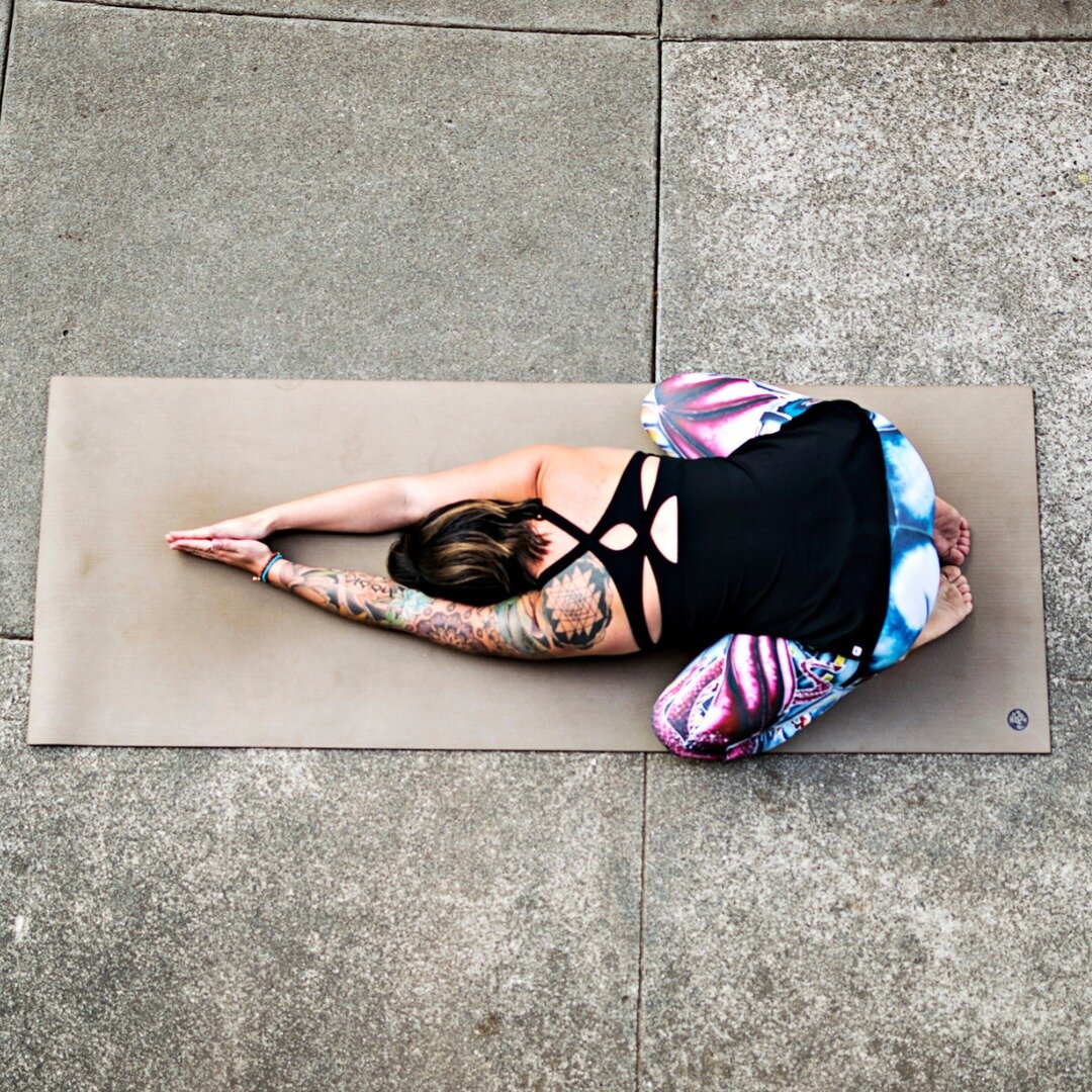 &quot;Mindfulness helps you go home to the present. And every time you go there and recognize a condition of happiness that you have, happiness comes.&quot; - Thich Nhat Hanh 🙏💛 Throwback to an awesome yoga shoot at Chico State with @scellatophotog