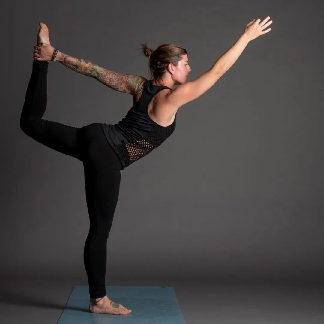 Your practice is meant to evolve over time, just like you. 🧘&zwj;♀️💛 Allow the changes as they come.

#aliveinthefire #yoga #dancerpose #natarajasana