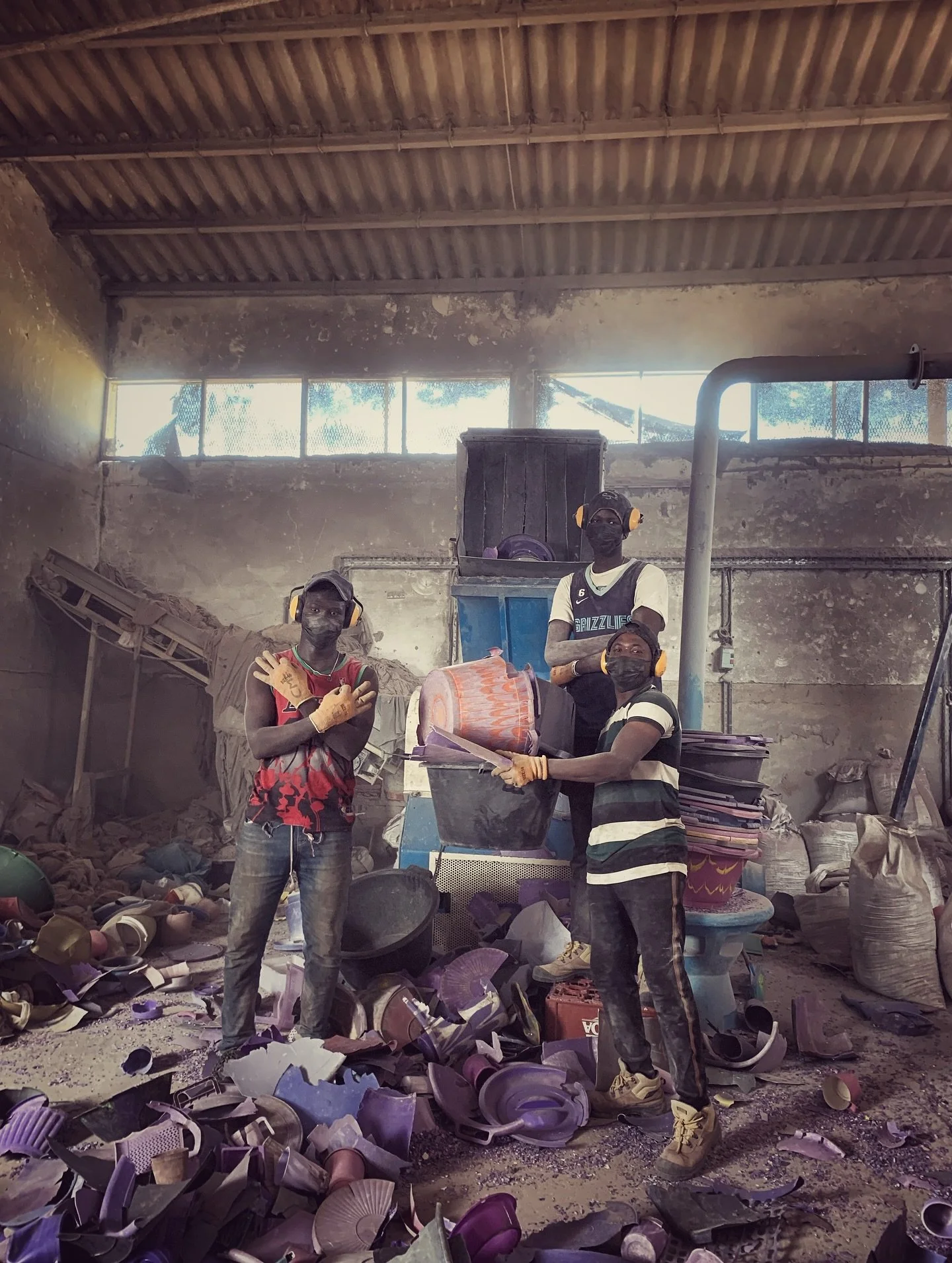 Jobs in #Senegal are scarce for those who aren&rsquo;t able to study. Outside agriculture people look for opportunities in the cities. Although Senegal voted a law that bans single use plastics, the legislation hasn&rsquo;t had the desired effect. Pl