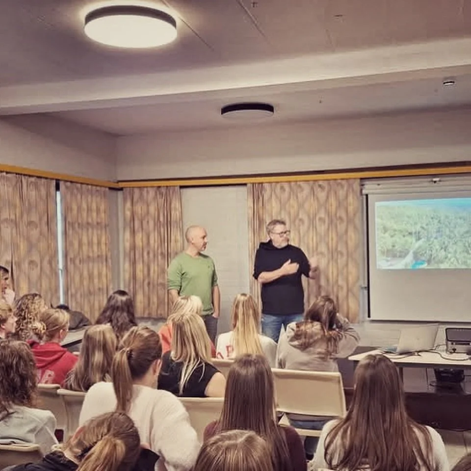 We have been screening our investigative documentary &lsquo;The Survivors&rsquo; for over 60 journalism students of @pxljournalistiek. Not only did Redhorse reporters @pdupont4 and @roelnollet raise awareness about the situation of the girls now, the