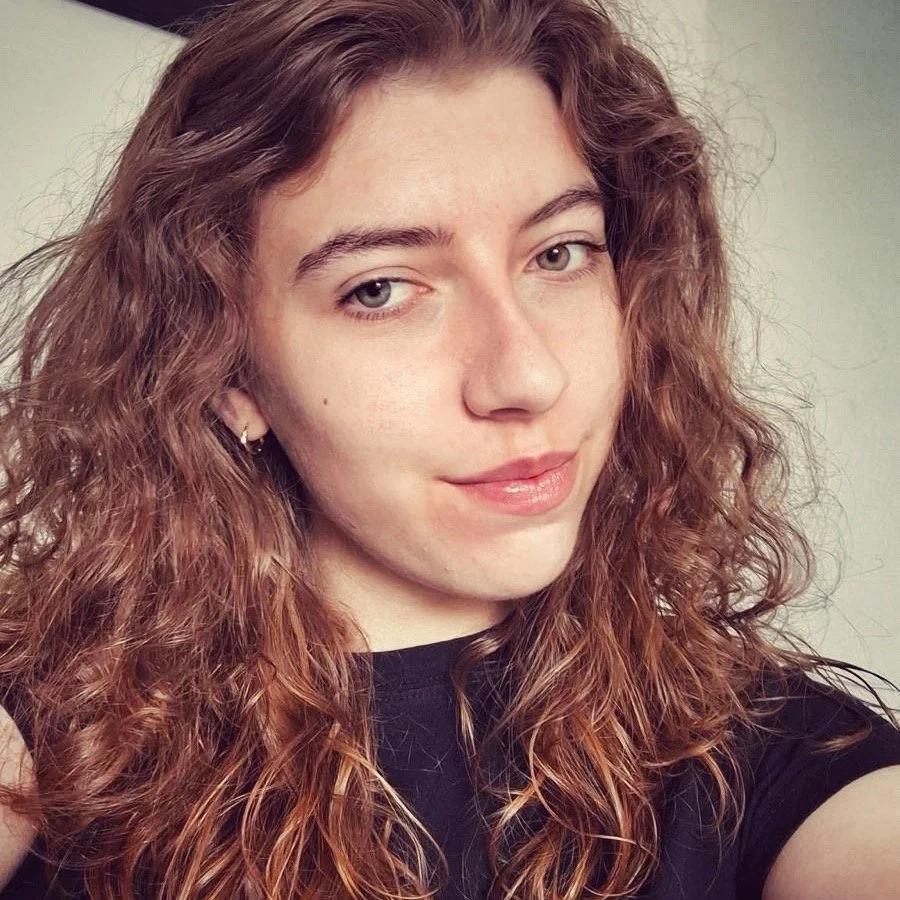 NEW RIDERS IN TOWN! We have a whole bunch of Redhorse Riders saddling their horses! In both text and podcast, Jana Van Nieuwenborgh focuses on stories about human rights, women rights and minority groups. You should check her blog about sports too! S