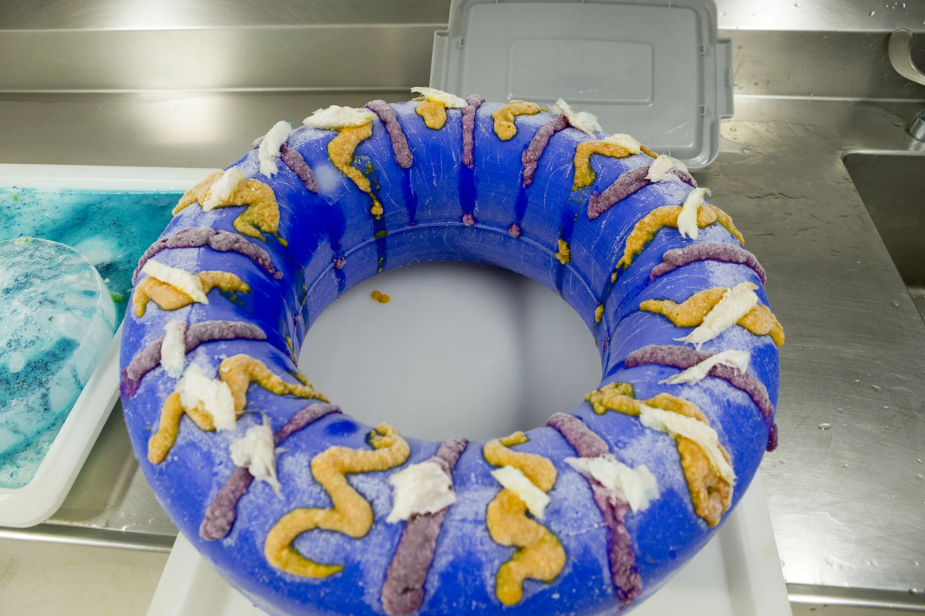Sea Otters at Shedd Aquarium Celebrate Sea Otter Awareness Week with Ice Cakes 2