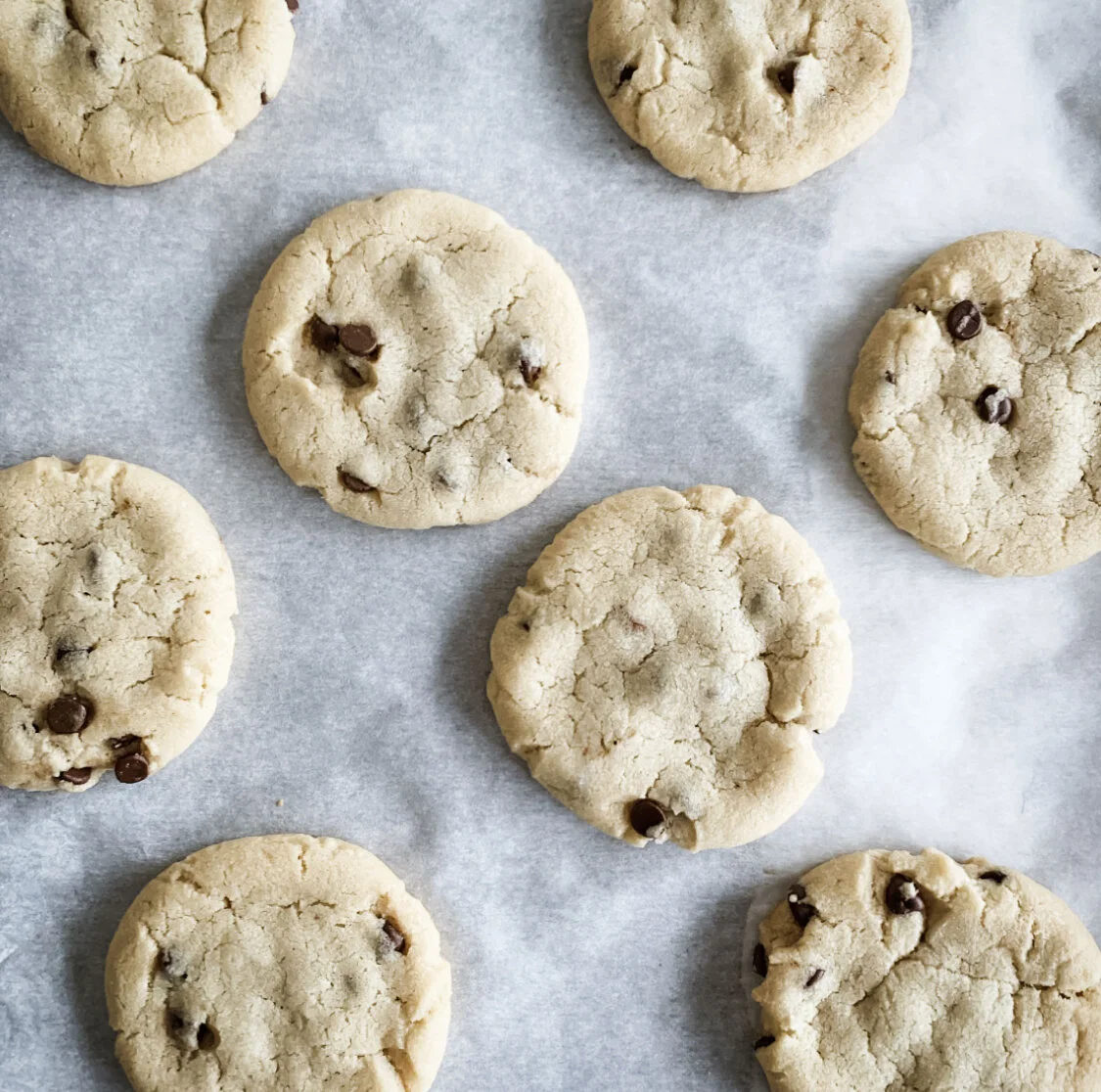 SIMPLY DELICIOUS CHOCOLATE CHIP COOKIES