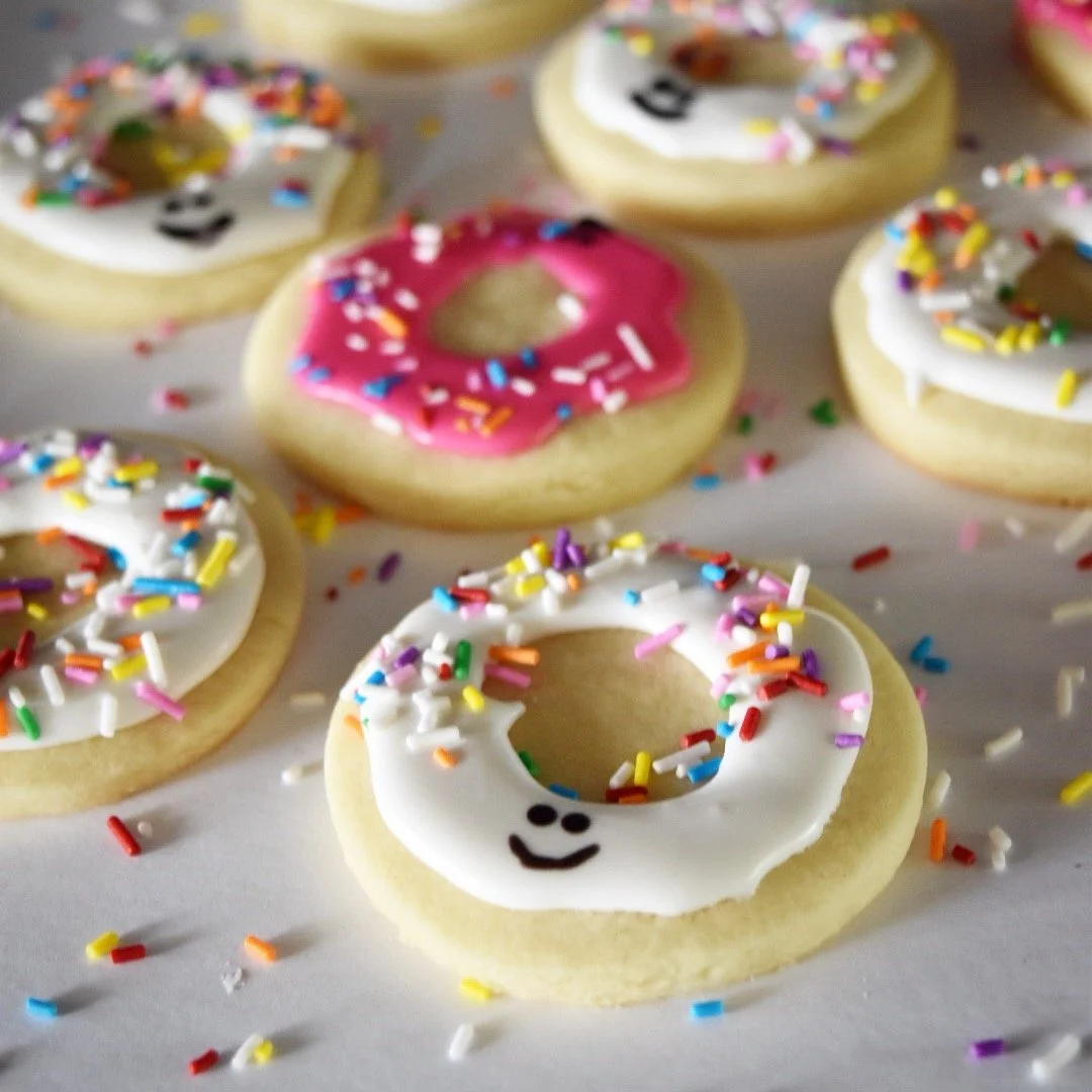 SUGAR COOKIES WITH ROYAL ICING