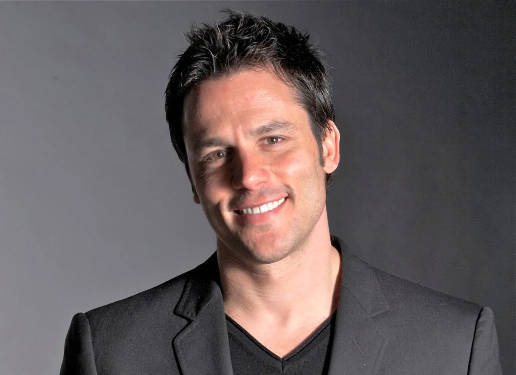 ryan-estis-photo-bio.jpg