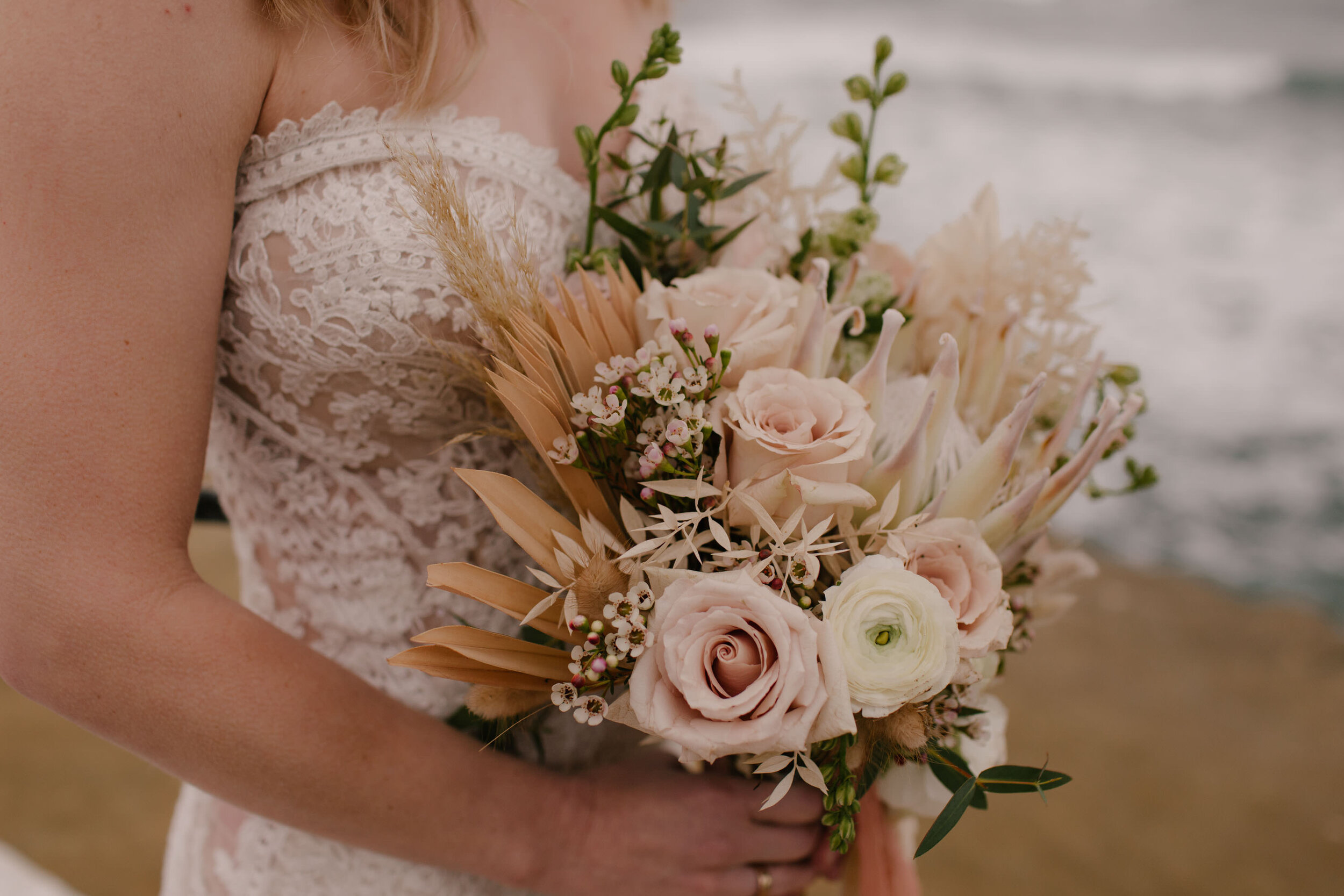 sunset-cliffs-san-diego-boho-styled-wedding-california-elopement-intimate-candid-ocean-beach-socal-photographer-5.jpg