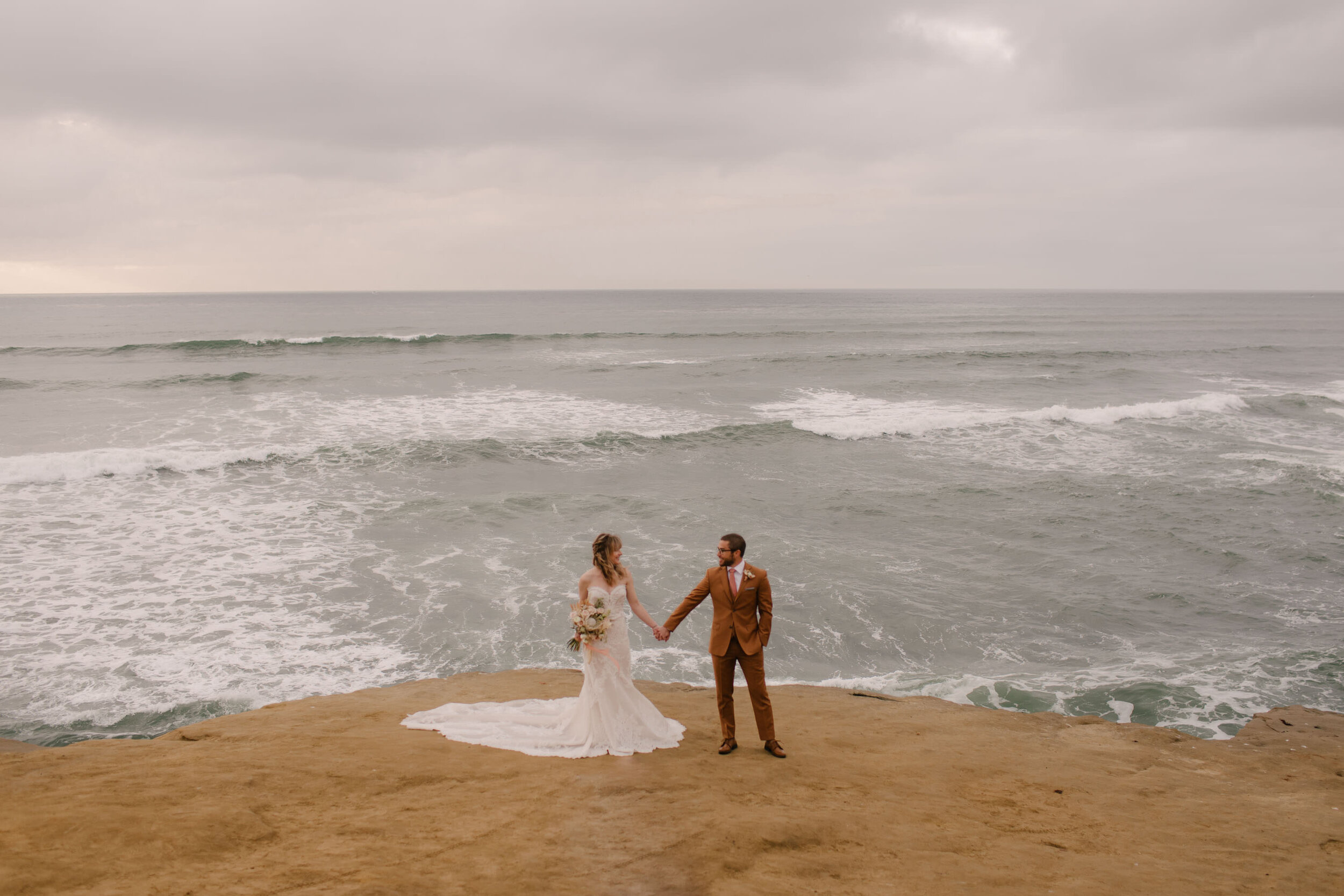 sunset-cliffs-san-diego-boho-styled-wedding-california-elopement-intimate-candid-ocean-beach-socal-photographer-14.jpg