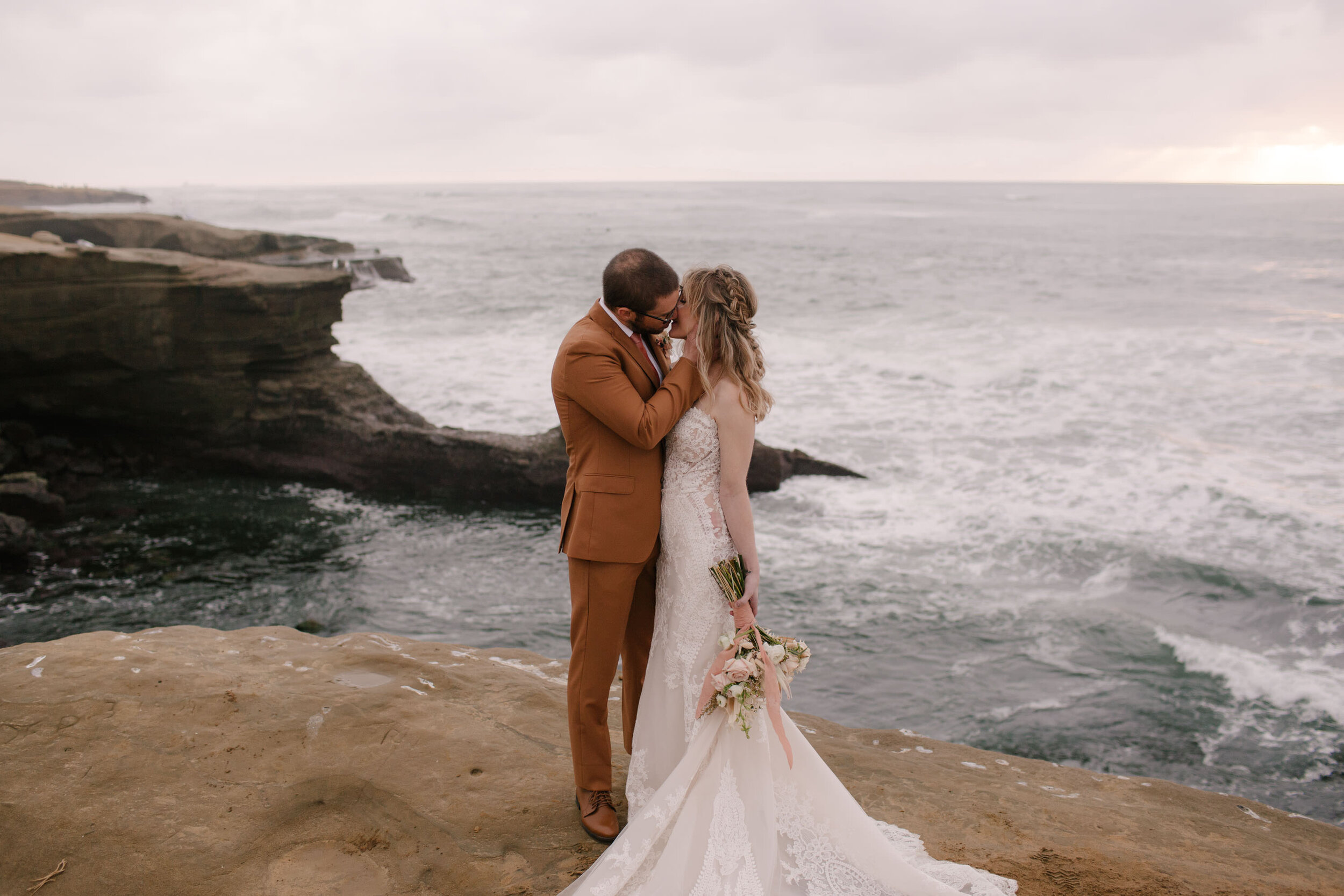 sunset-cliffs-san-diego-boho-styled-wedding-california-elopement-intimate-candid-ocean-beach-socal-photographer-24.jpg