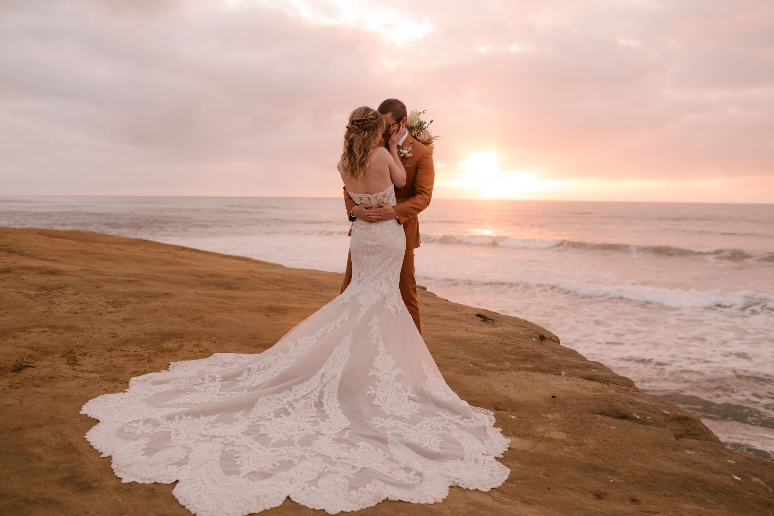 sunset-cliffs-san-diego-boho-styled-wedding-california-elopement-intimate-candid-ocean-beach-socal-photographer-41.jpg