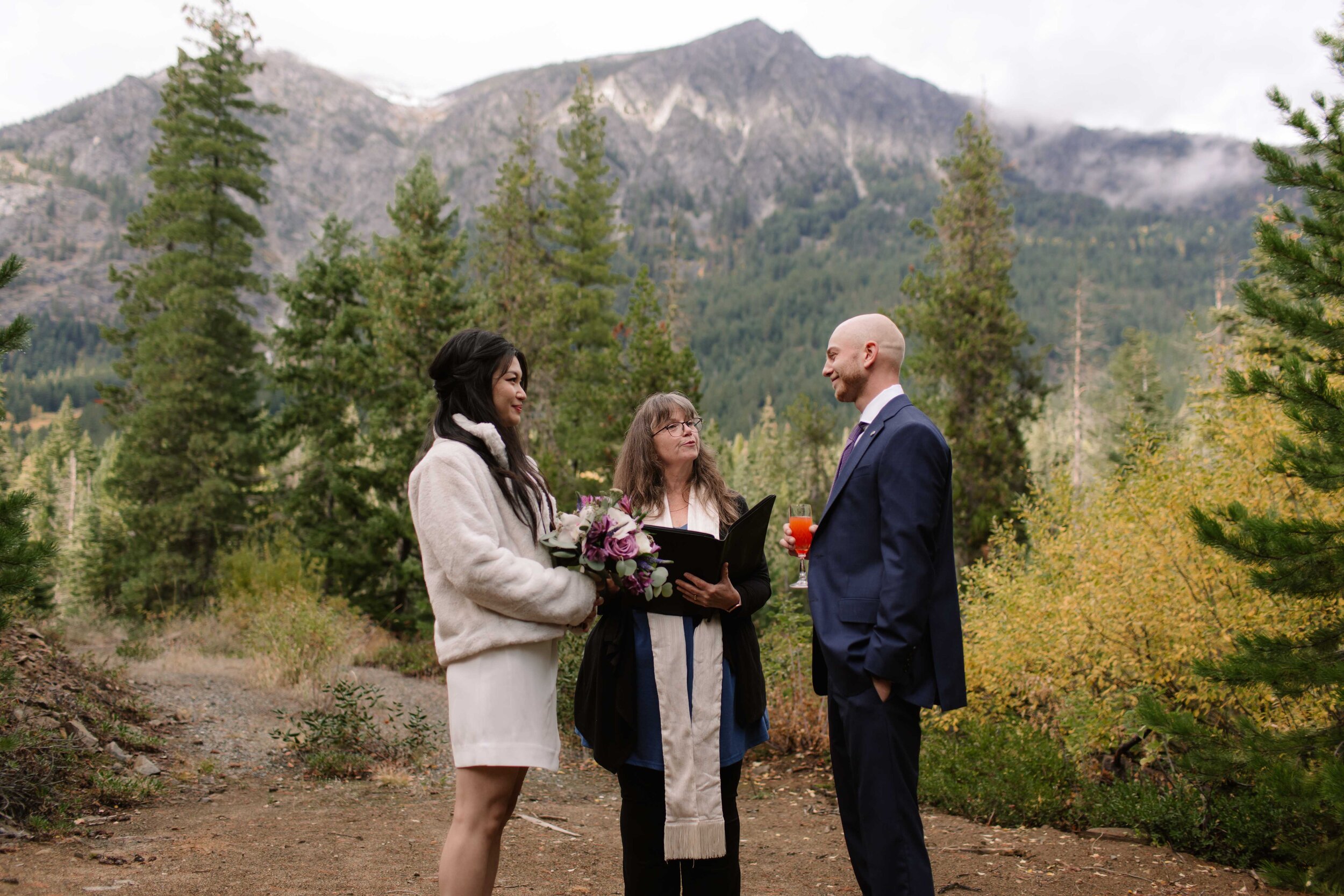 socal-san-diego-southern-california-elopement-small-wedding-outdoor-forest-mountains-waterfall-ceremony-leavenworth-washington-photographer-16.jpg