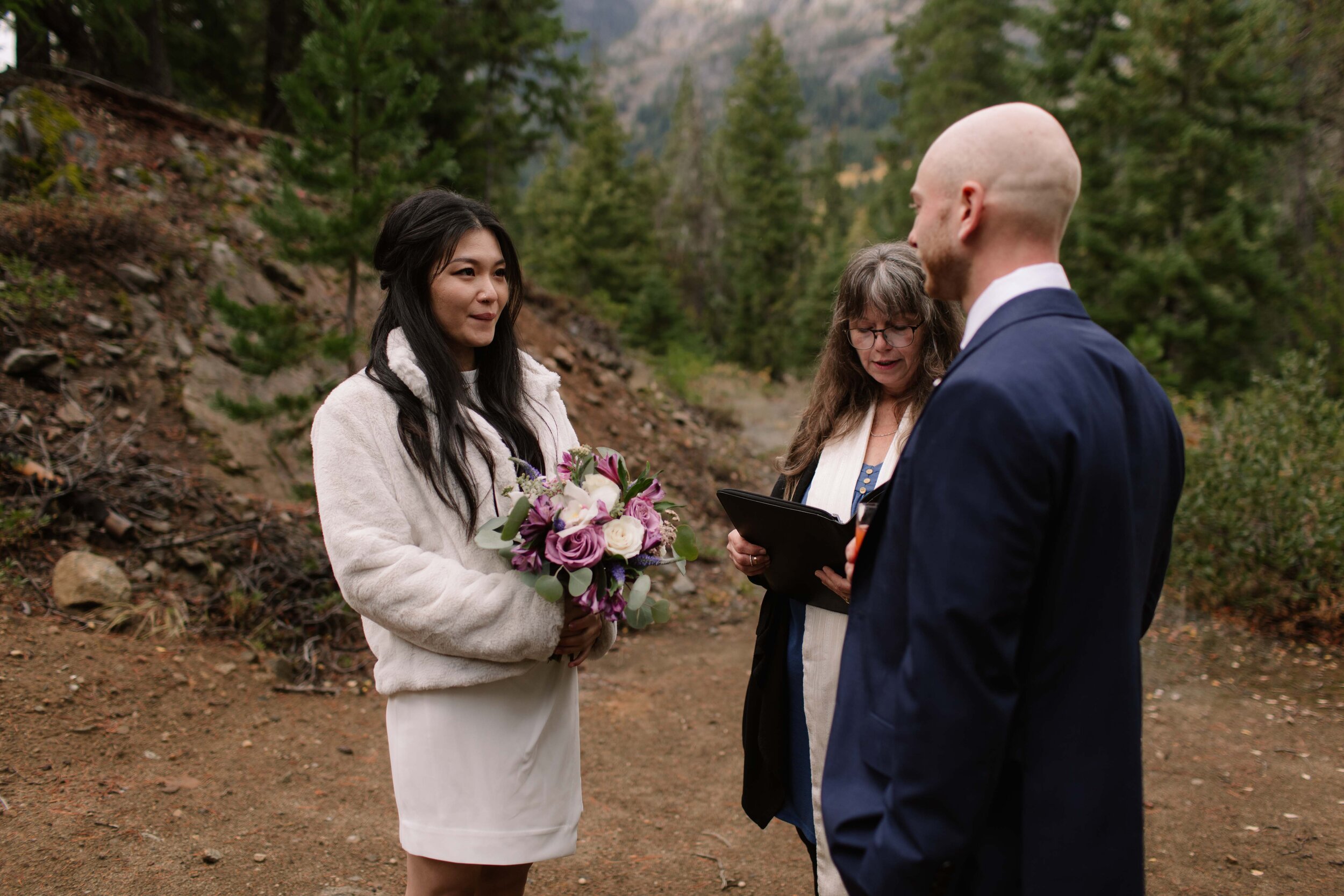 socal-san-diego-southern-california-elopement-small-wedding-outdoor-forest-mountains-waterfall-ceremony-leavenworth-washington-photographer-17.jpg