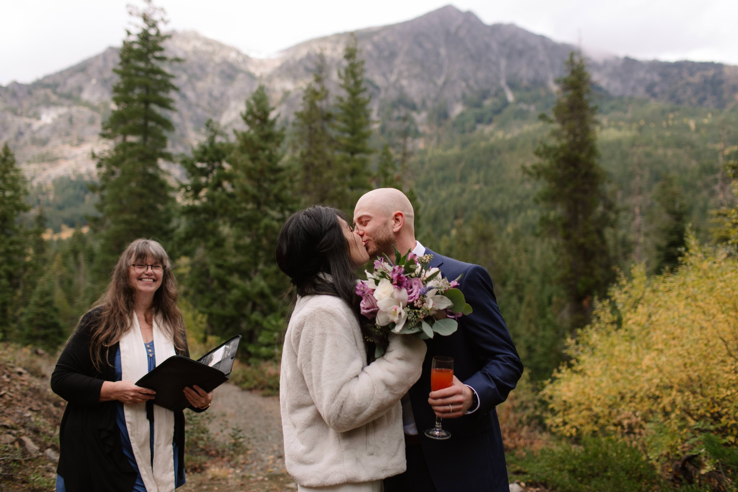 socal-san-diego-southern-california-elopement-small-wedding-outdoor-forest-mountains-waterfall-ceremony-leavenworth-washington-photographer-22.jpg