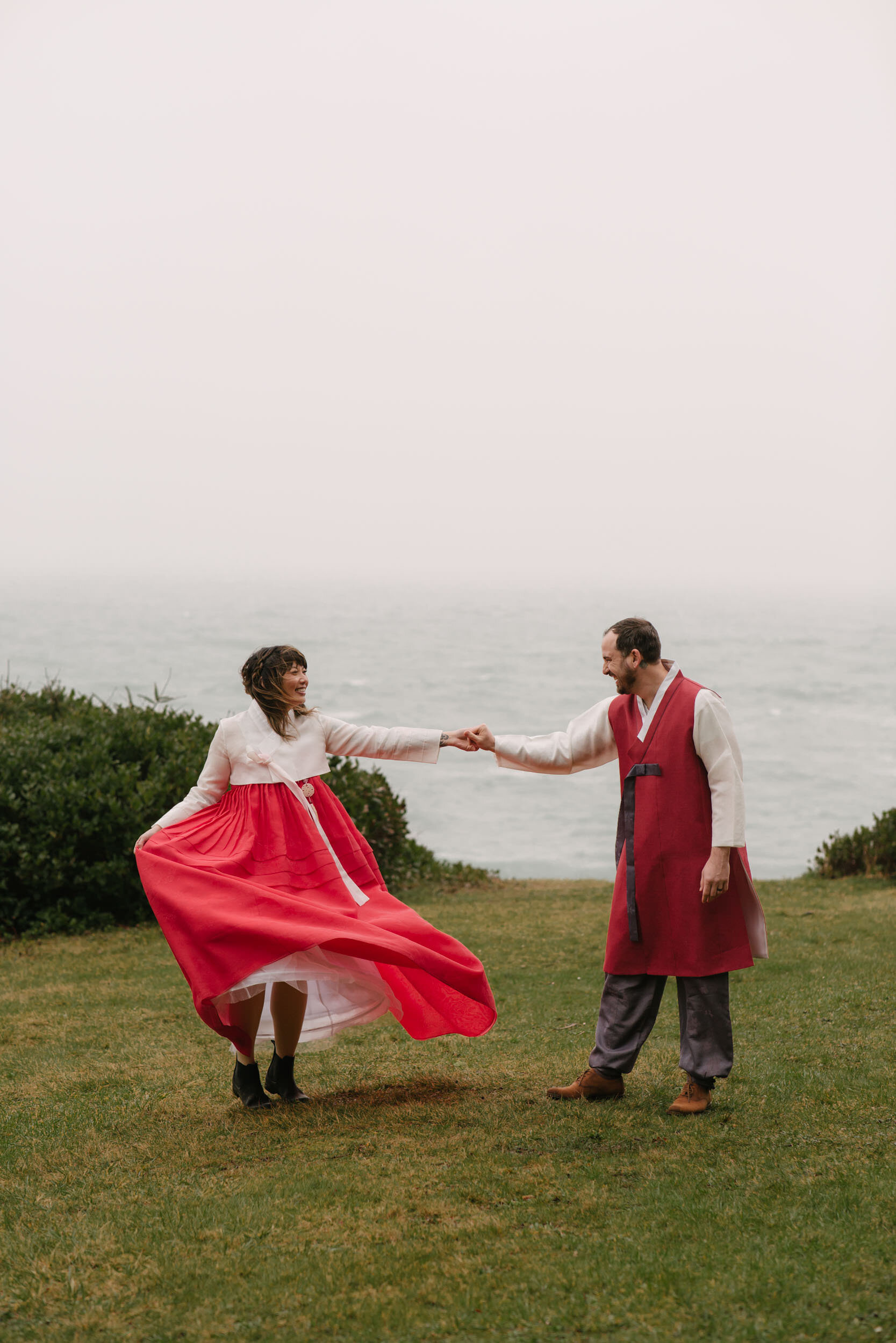 otter-rock-oregon-california-wedding-elopement-san-diego-dark-moody-pnw-photographer-67.jpg