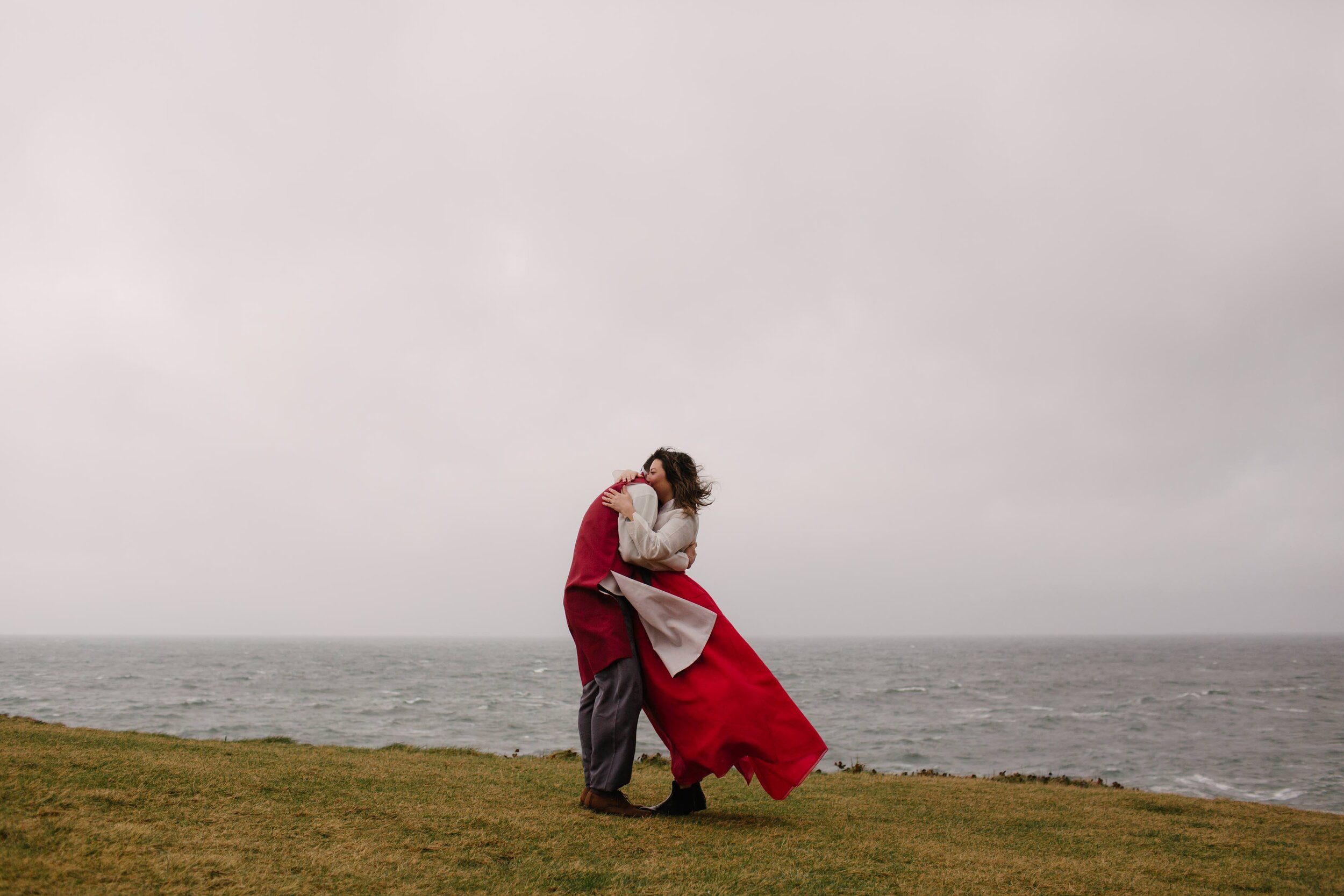 otter-rock-oregon-california-wedding-elopement-san-diego-dark-moody-pnw-photographer-75.jpg