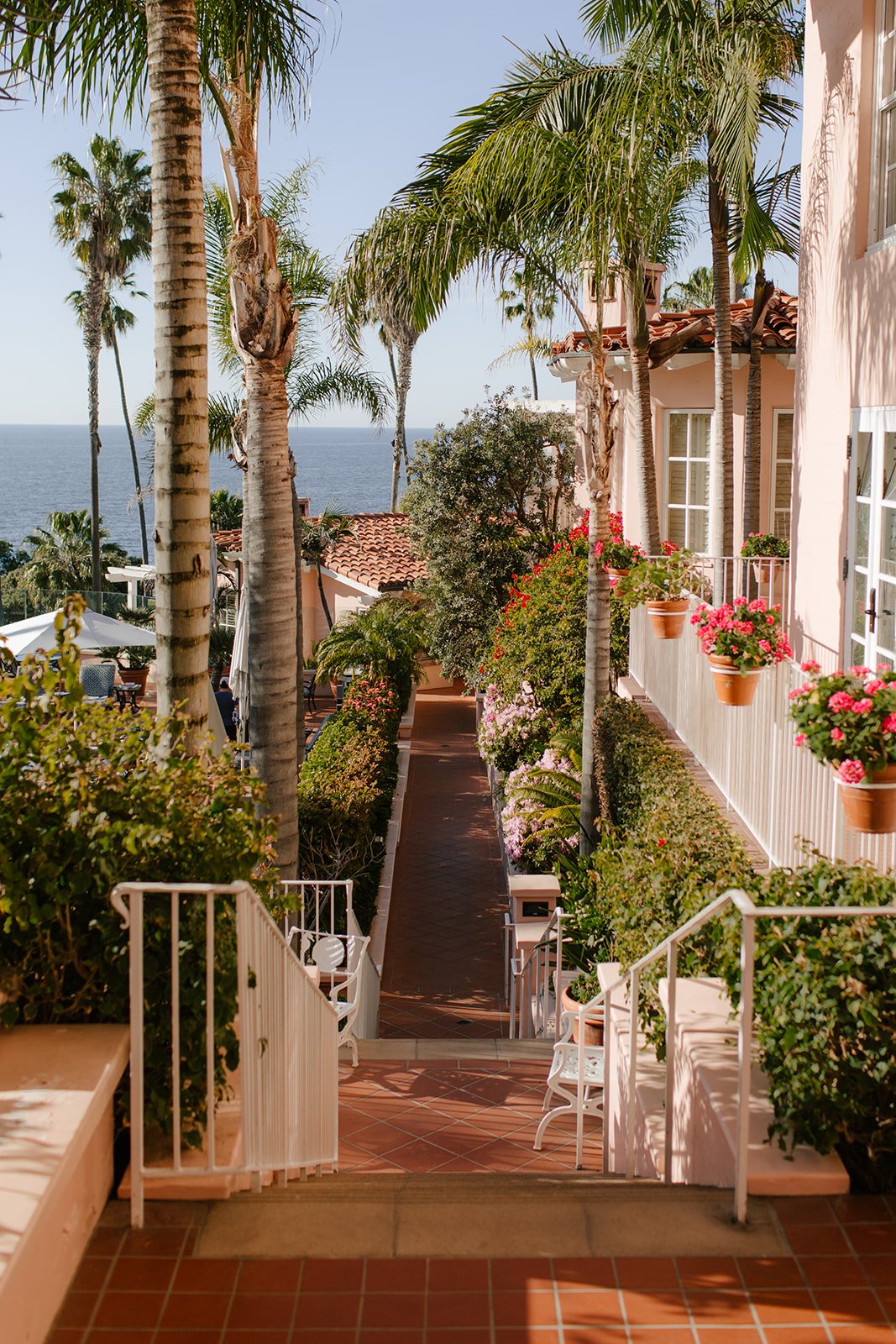 southern-california-wedding-venue-pacific-coast-ocean-views-waterfront-spanish-style-socal-san-diego-pink-hotel-la-jolla-la-valencia