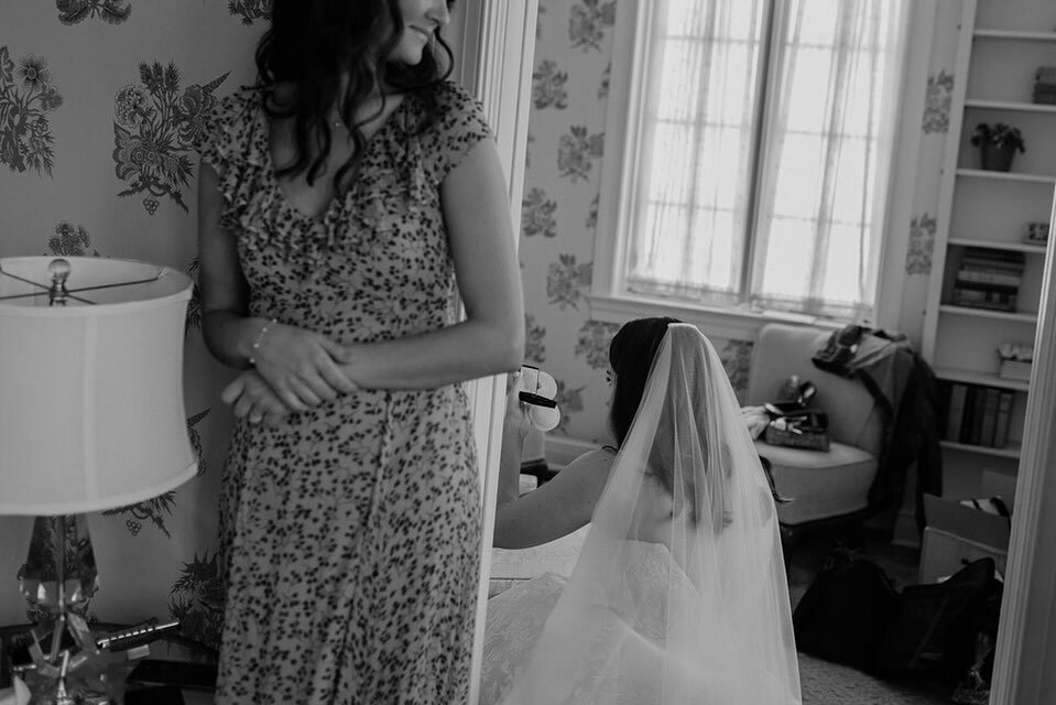 Allison taking one last look in the mirror moments before walking down the aisle.

Vendor team:
@hollykalkinweddings
@kayleydriggersphoto
@darlington_house
@amariproductions
@foxandfloradesigns
@styledbystephaniewirkus
@taylorhauptmakeup