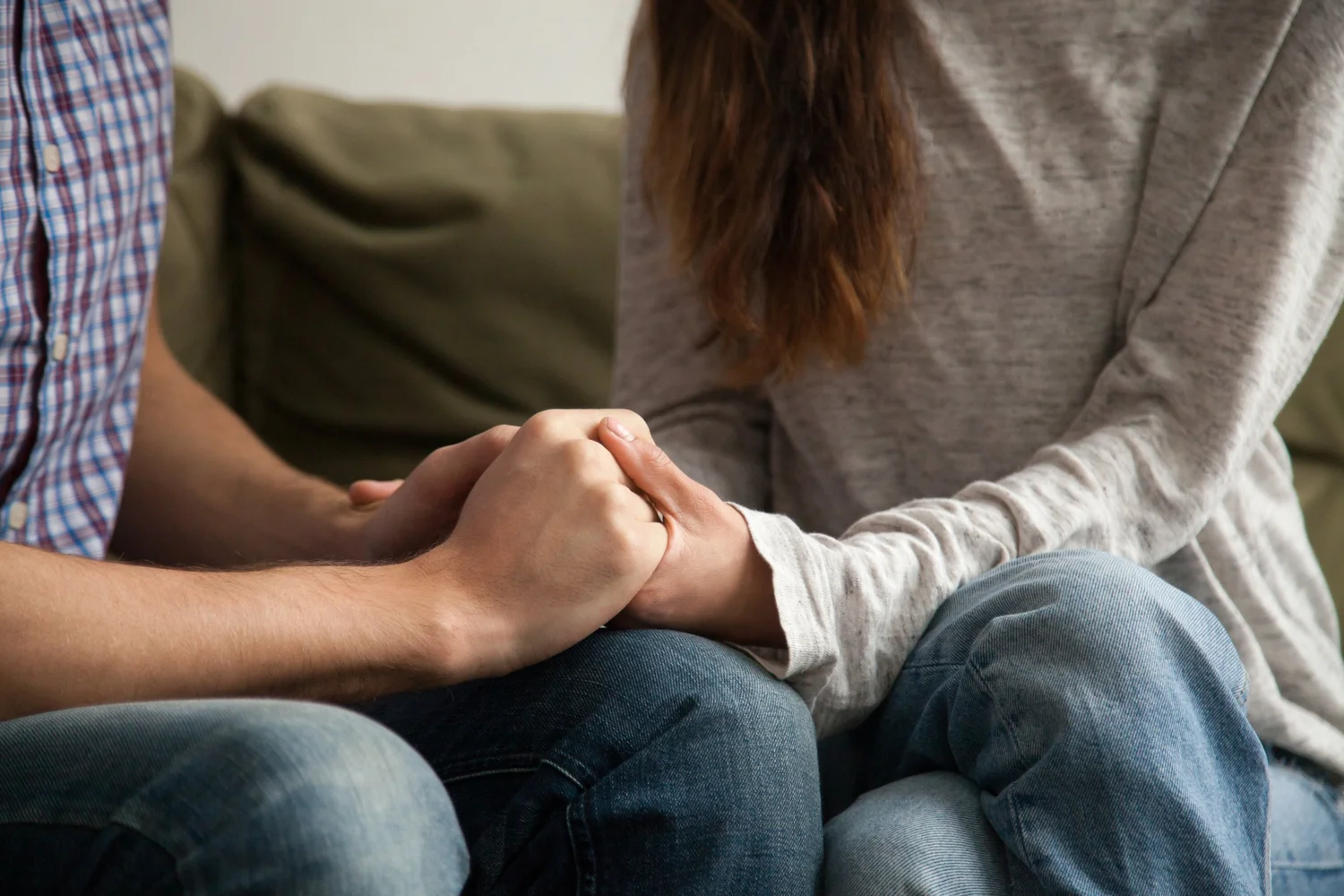 How to Help a Loved One Deal with Hemorrhoids 1 two people holding hands