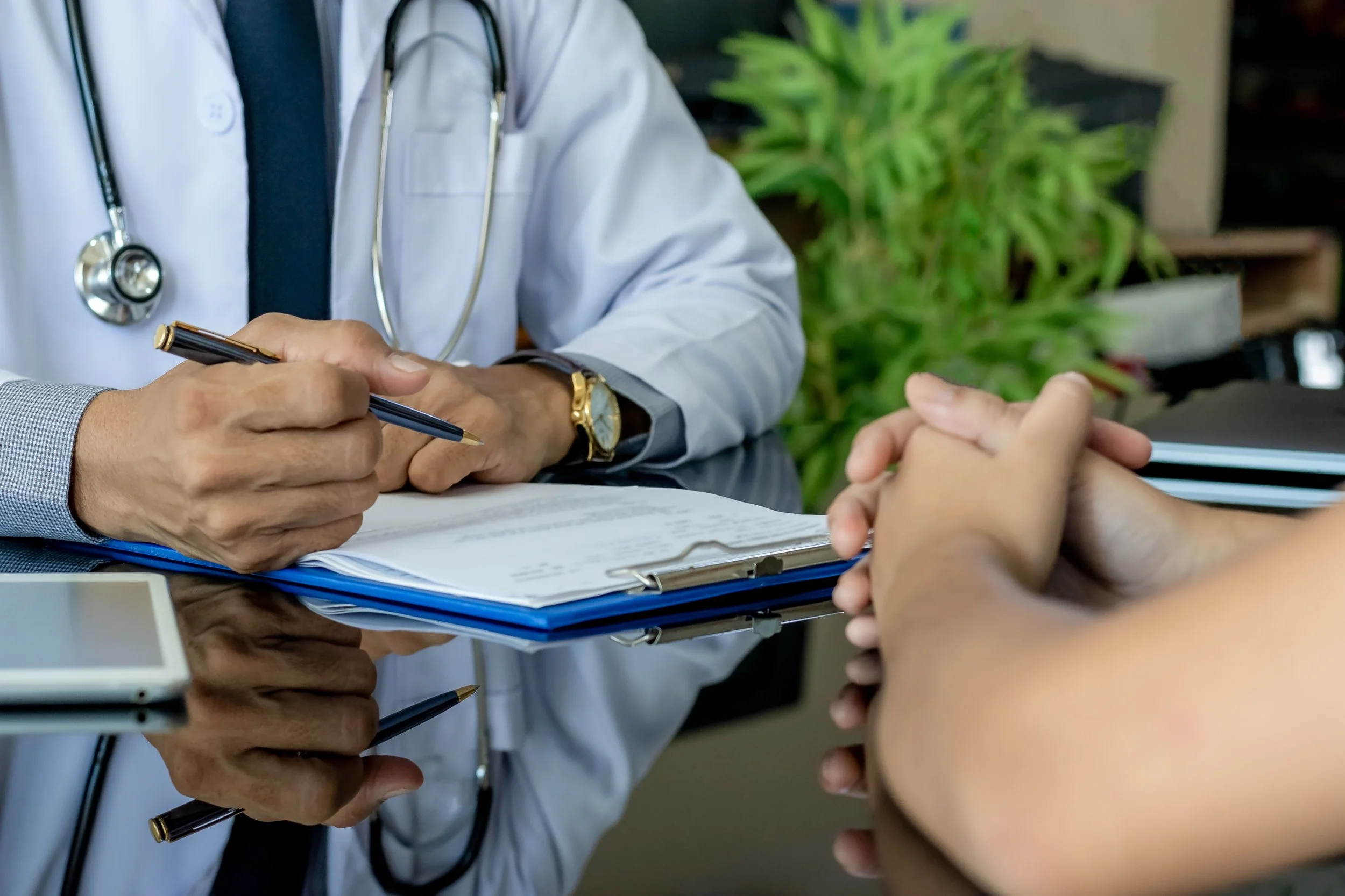 Spotlight on Minimally Invasive Colorectal Procedures: Benefits &amp; Risks