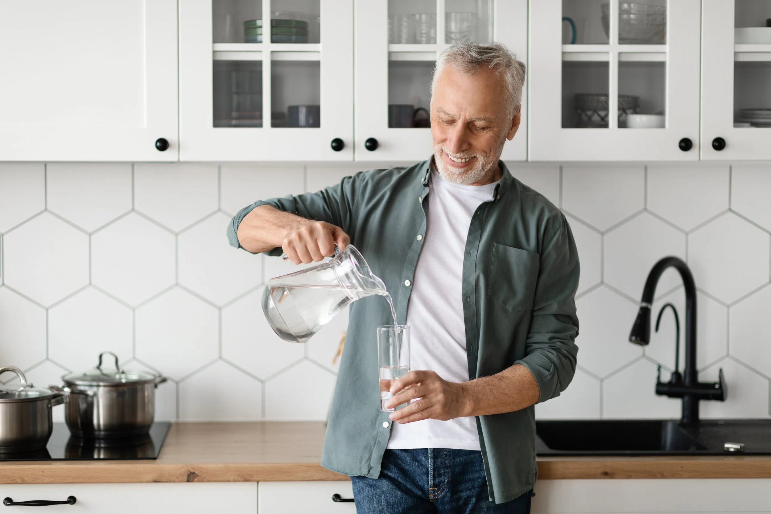 How Hydration Affects Hemorrhoids, Constipation, and Gut Health