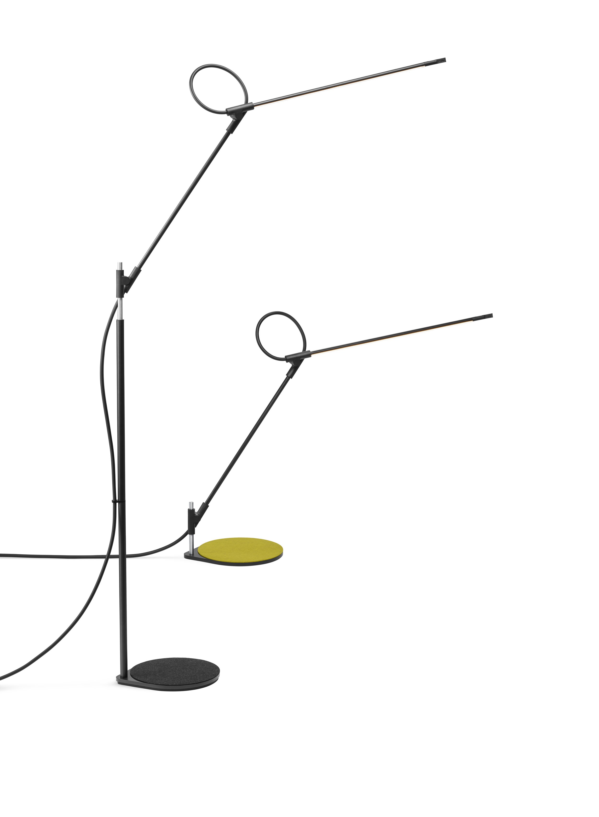 Superlight_Desk_Floor_Black_Nested.jpg