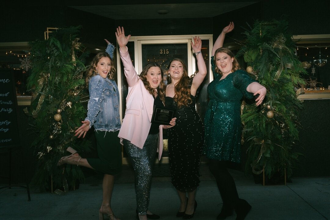 🙋&zwj;♀️Hiya, Duluth!🙋&zwj;♀️

We're your event professionals, ready to help AND make it fun in the process...can we get an AMEN for that??

Event planning, decor rentals, florals....weddings, corporate events, non-profit galas....we're on it. 

Vi