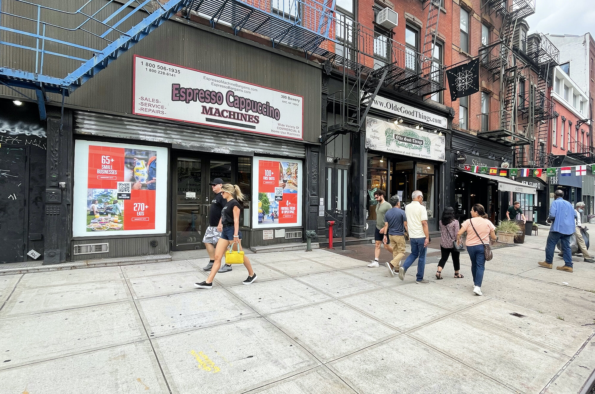 NY186 - Bowery btw Houston St & Bleecker St A[1].jpg