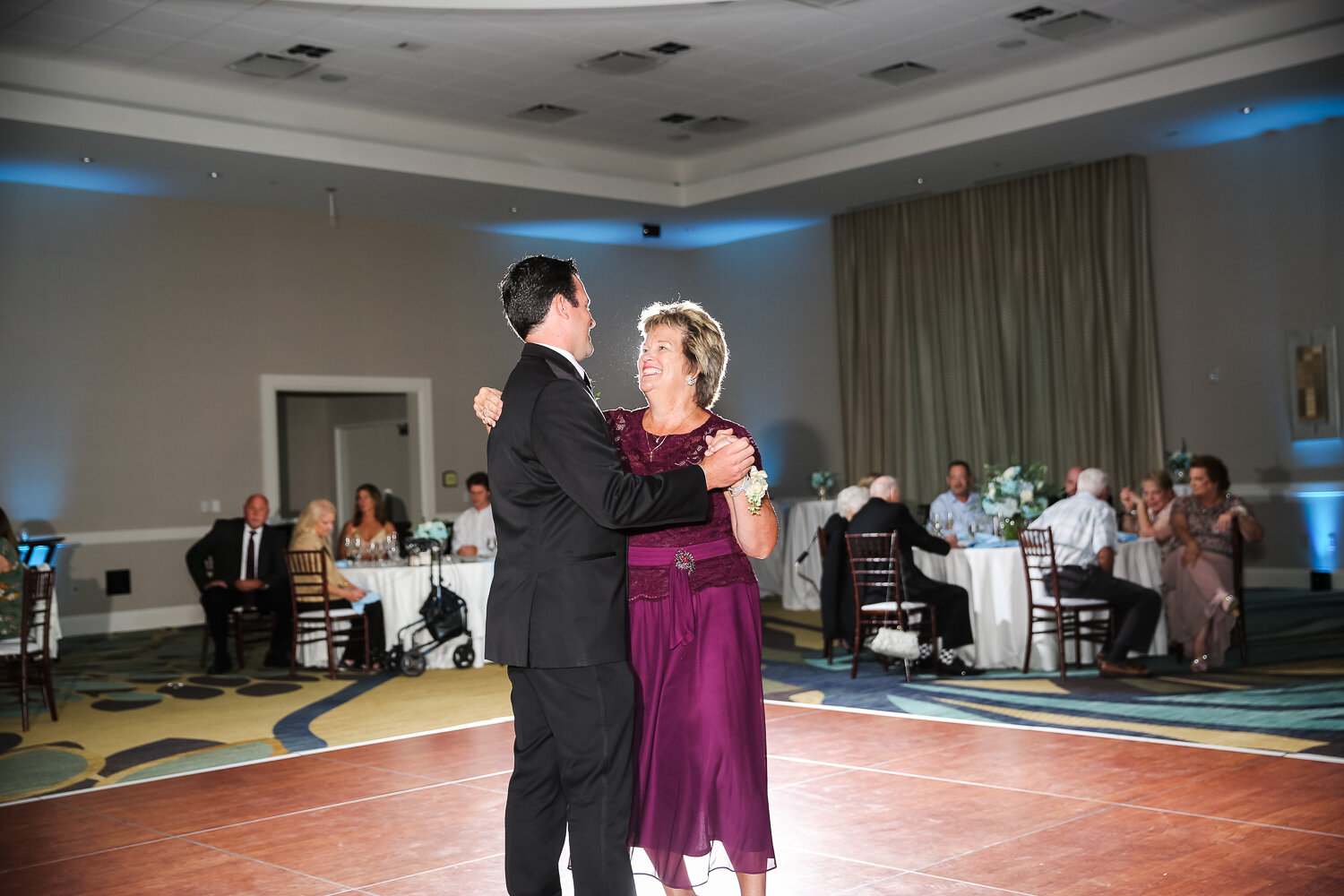 groom first dance with mom