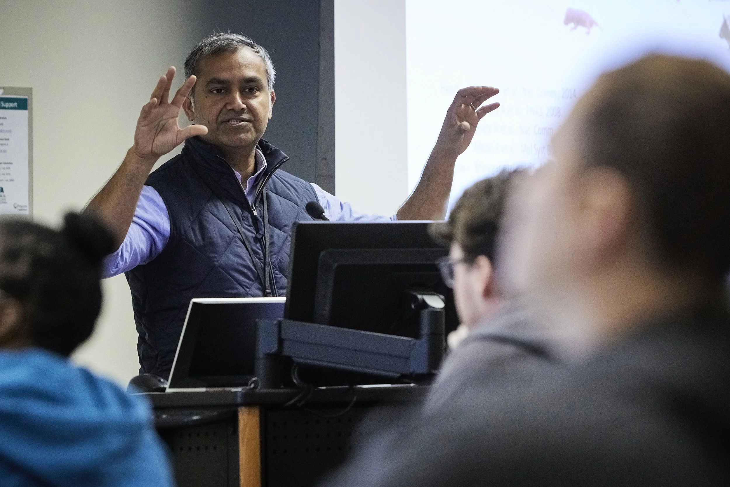 2022_10_13_MCW_DR_and_Students_0595.jpg
