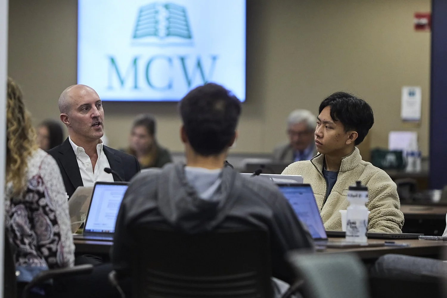 2024_05_08_MCW_MKE_Campus_Candids_0737.jpg