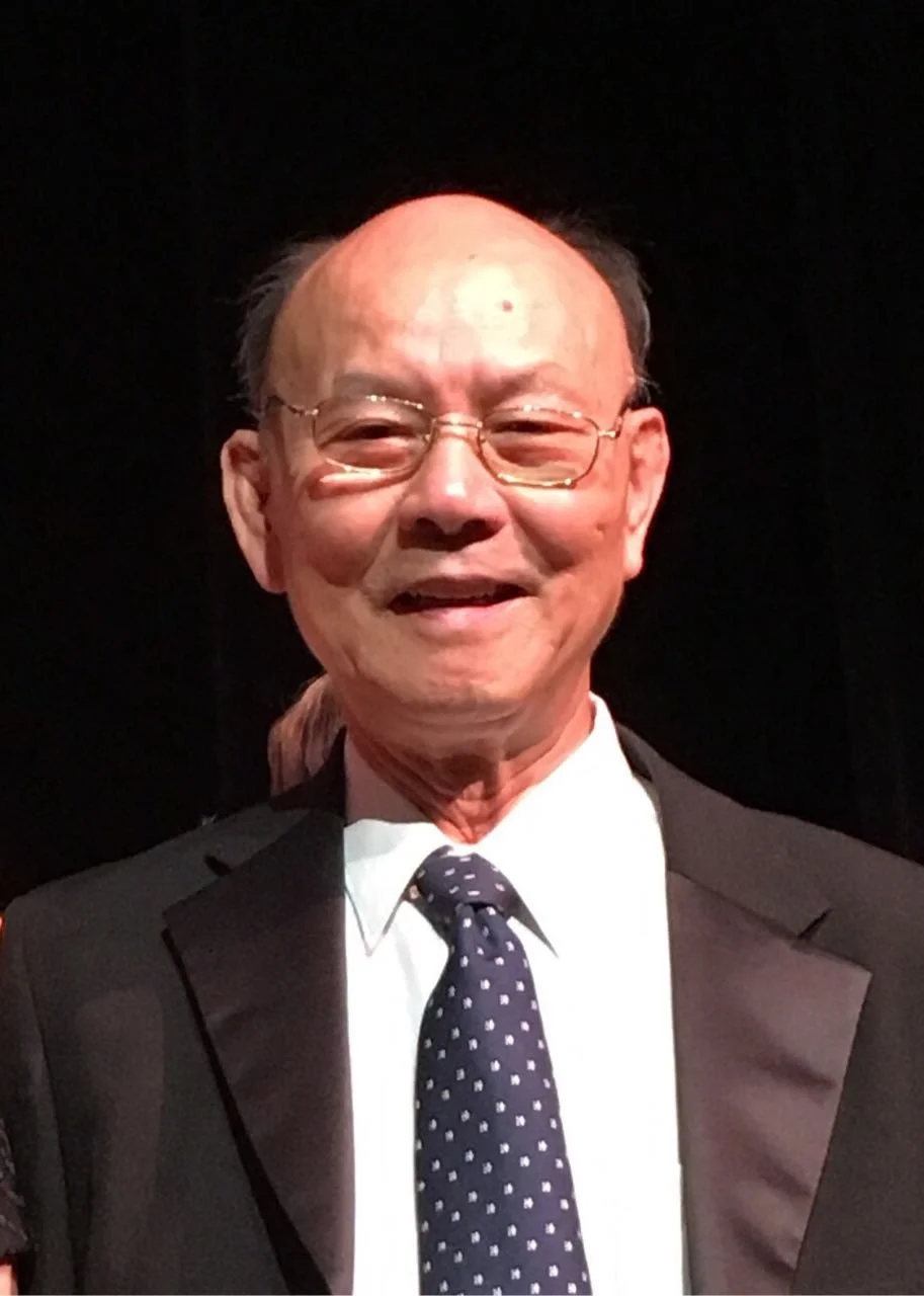 刘振球 ( Remove ) 唢呐演奏家。毕业于湖南艺术学院,唢呐演奏家兼萨克斯风,京胡等。曾参加梅拉诺文化演艺公司举办的 【花好月圆庆中秋】 和【 我们的年代 戏曲名家和那个年代的歌 】的大型演出活动。
