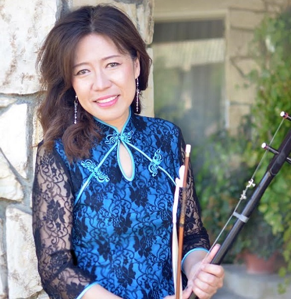 梁梅樱 May Long ( Remove ) 二胡演奏员。 酷爱音乐, 擅长二胡、高胡。 1980从新加坡来美国,2008 在洛杉矶开始学二胡。 从2011在春雷国乐社, 后来南加州国乐团当二胡演奏员。 也多年在洛杉矶 Pasadena City College 独奏二胡。 曾参加梅拉诺文化演艺公司举办的 【花好月圆 ii 】的大型演出活动。