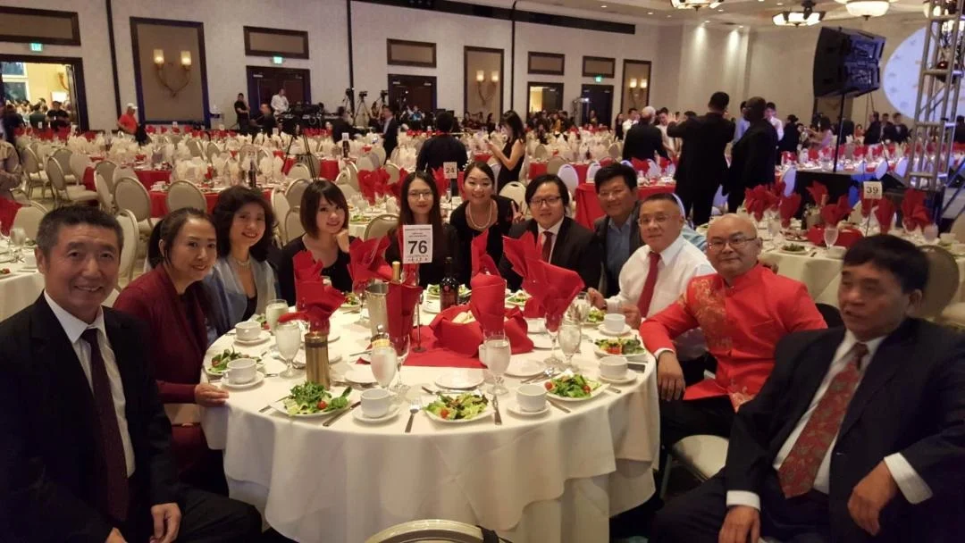 出席宴会中