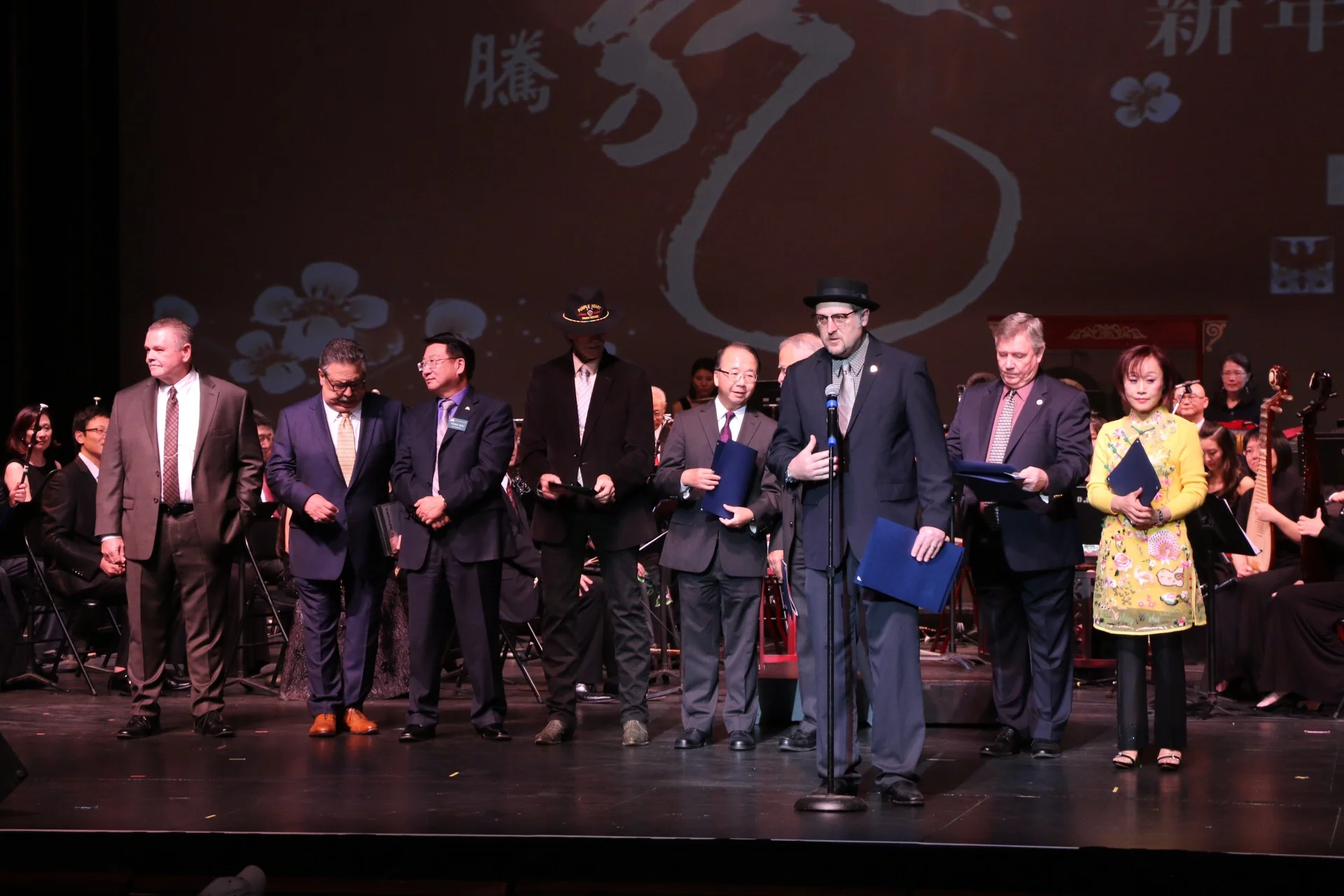 Downey市市長Sean Ashton、核桃市市長 蘇王秀蘭、富勒頓市市長Bruce Whitaker 、約巴林達市市長Gene Hernandez、蒙特利公園市副市長陳贊新、西柯汶納市議員吳桐淮、副市長Llyod Johnson、艾爾蒙地市市議員J Gomez、洛杉磯郡警察局長候選人Bob Lindsey