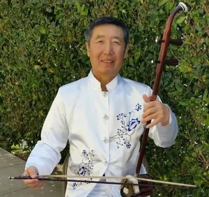 王铁兵: 高胡演奏家。美中华人音乐家协会理事。